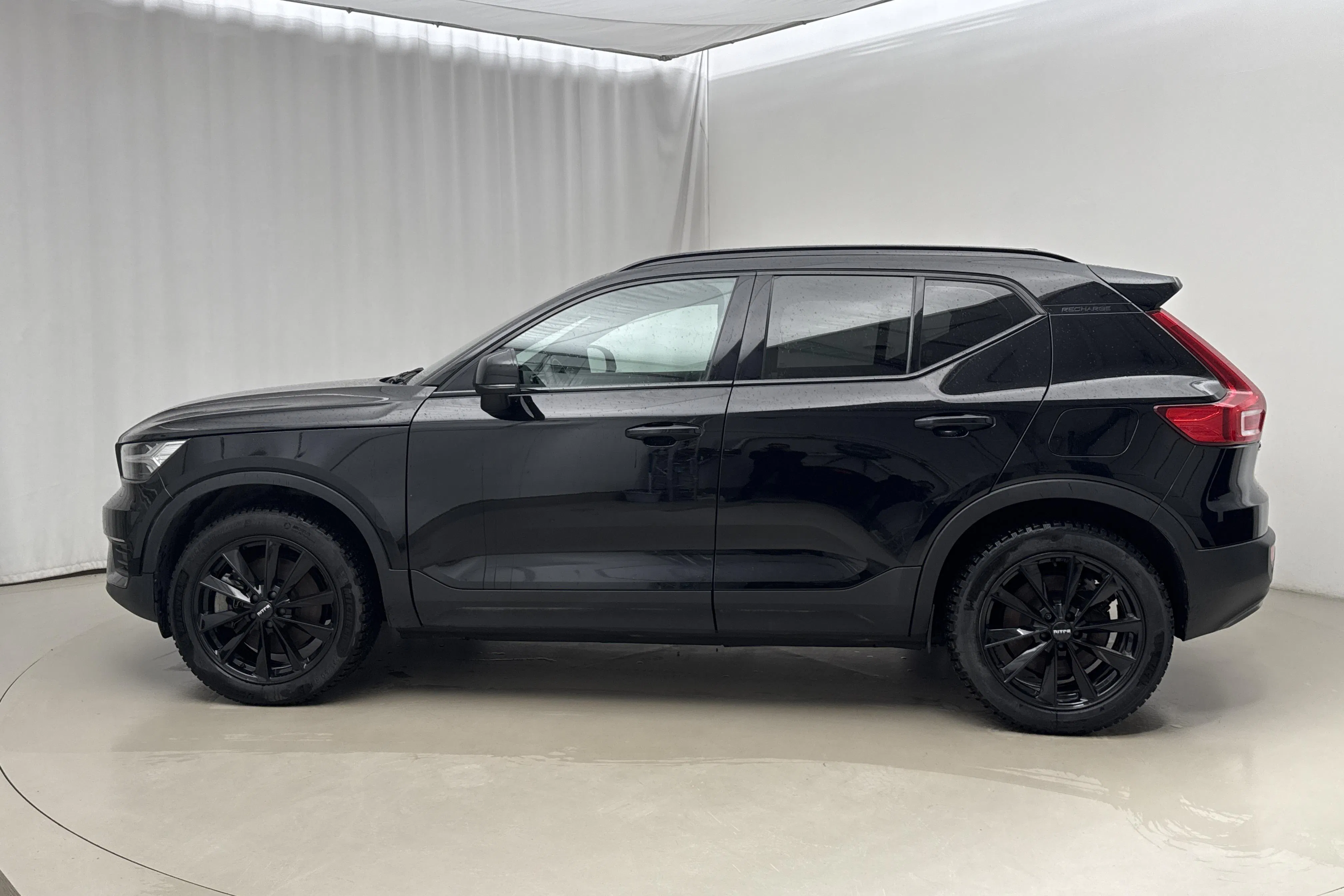 Presentation photo 2 of 22: Volvo XC40 P6 Recharge (231hk) - 109 300 km - Automatic - black - 2022