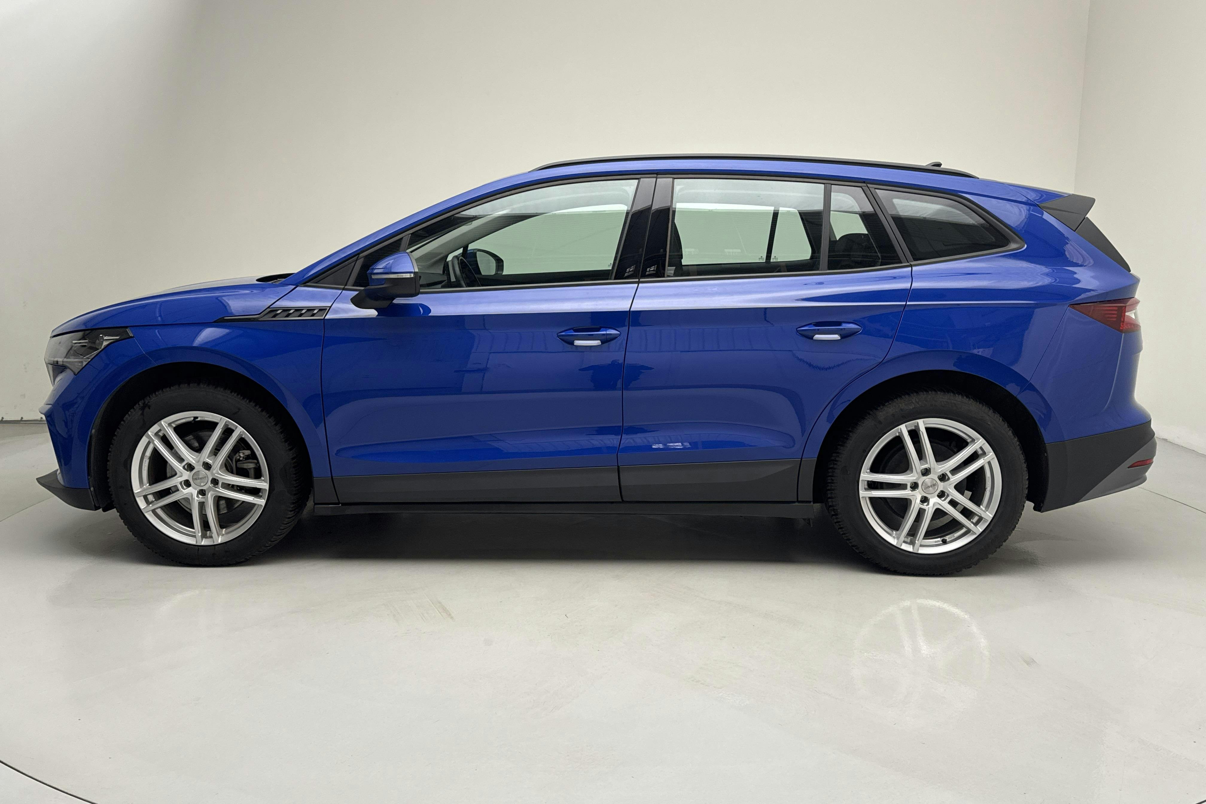 Presentationsfoto 2 av 18: Skoda Enyaq iV 60 (180hk) - 2 991 mil - Automat - blå - 2023