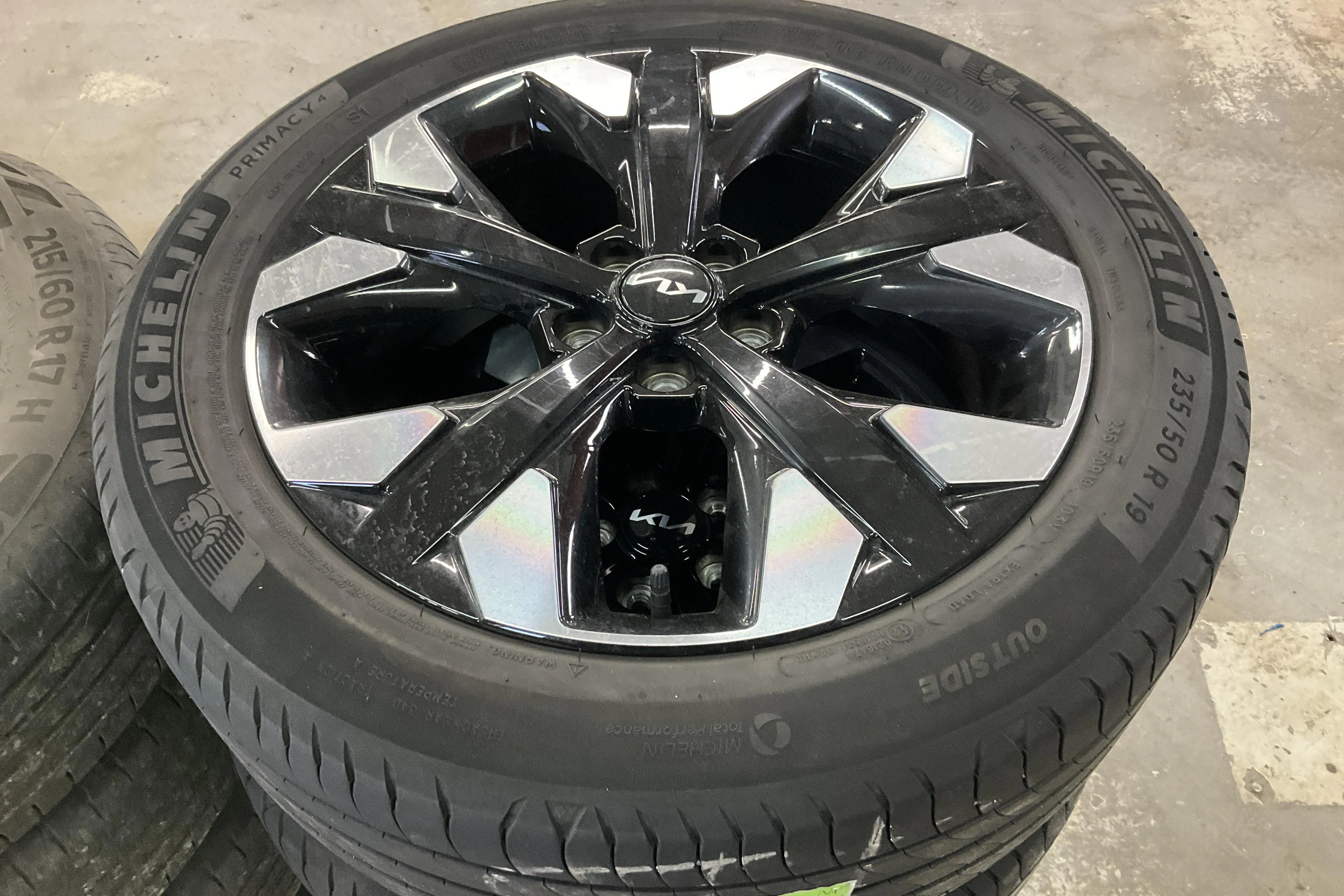 Presentation photo 16 of 16: KIA Sportage PHEV AWD (265hk) - 78 570 km - Automatic - white - 2023