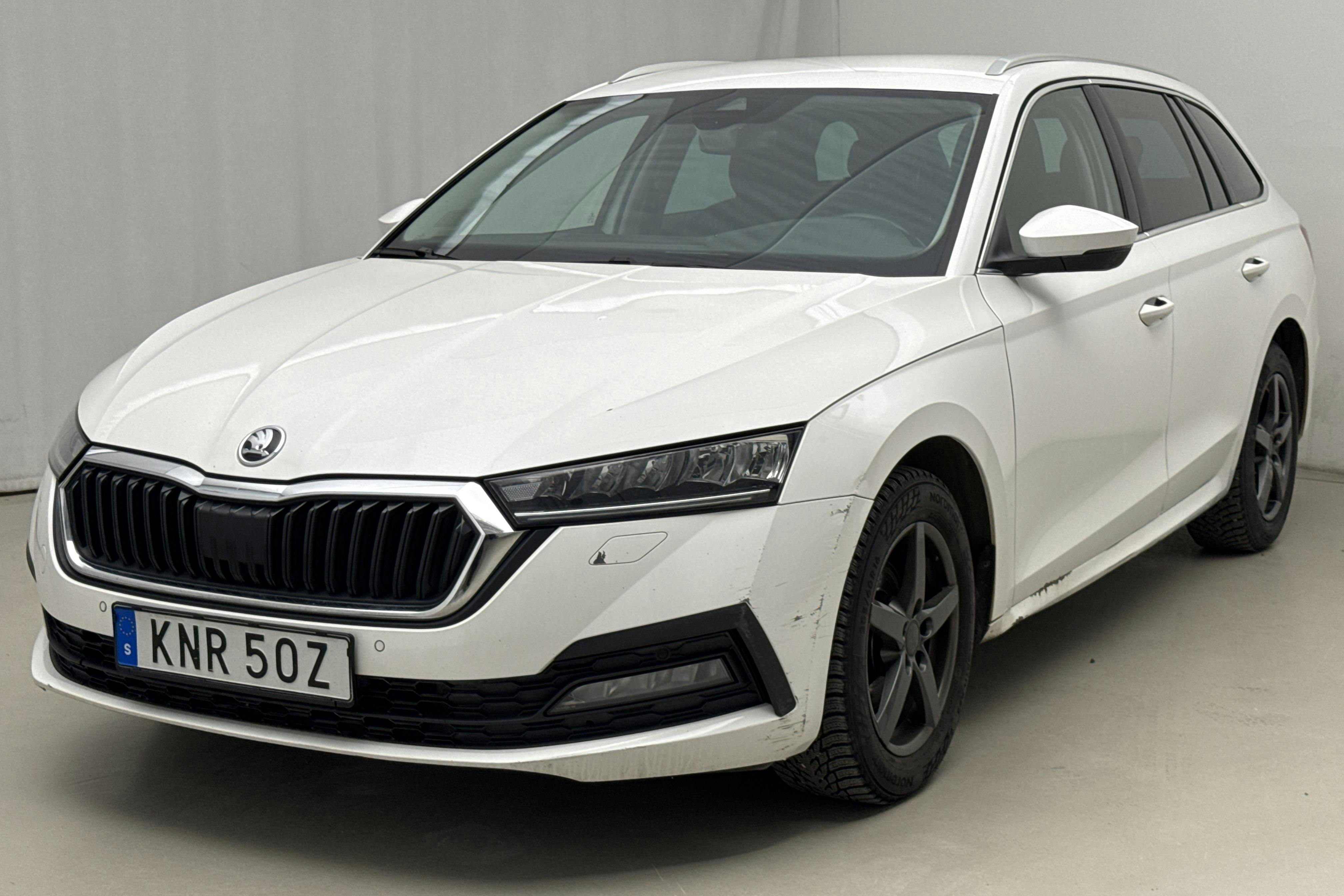 Presentation photo 1 of 15: Skoda Octavia 2.0 TDI Combi (116hk) - 180 580 km - Automatic - white - 2022