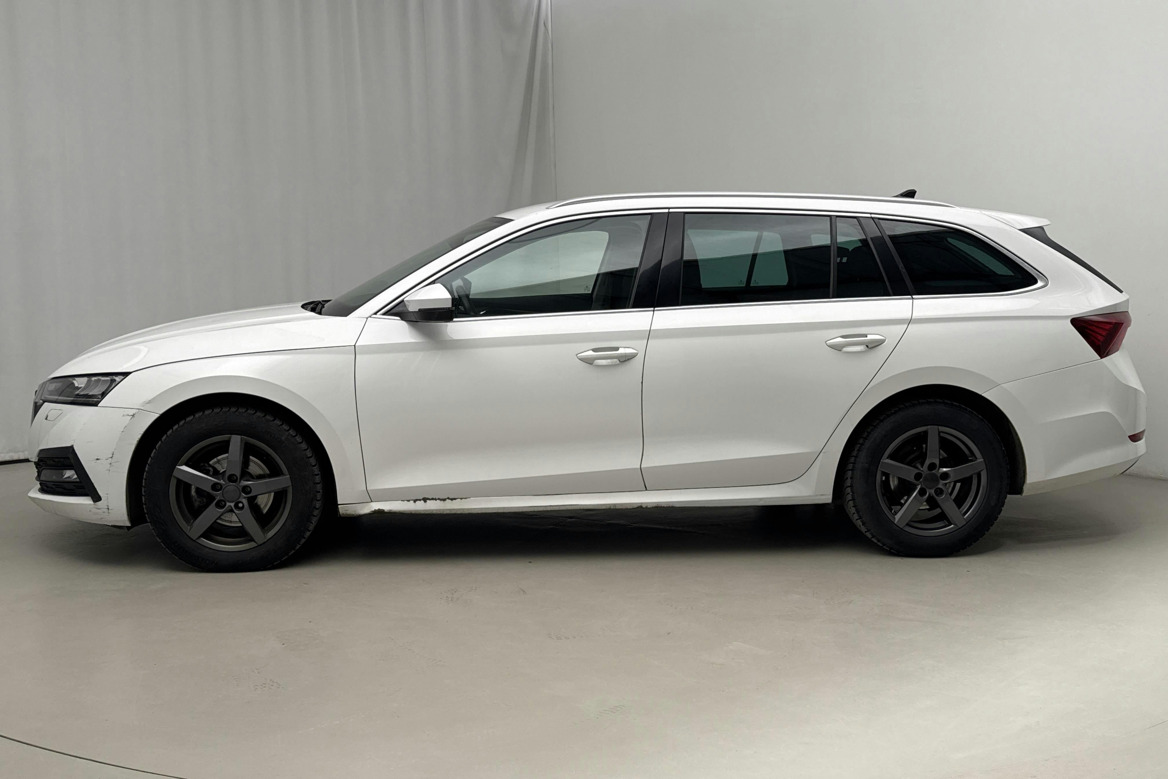 Presentation photo 2 of 15: Skoda Octavia 2.0 TDI Combi (116hk) - 180 580 km - Automatic - white - 2022