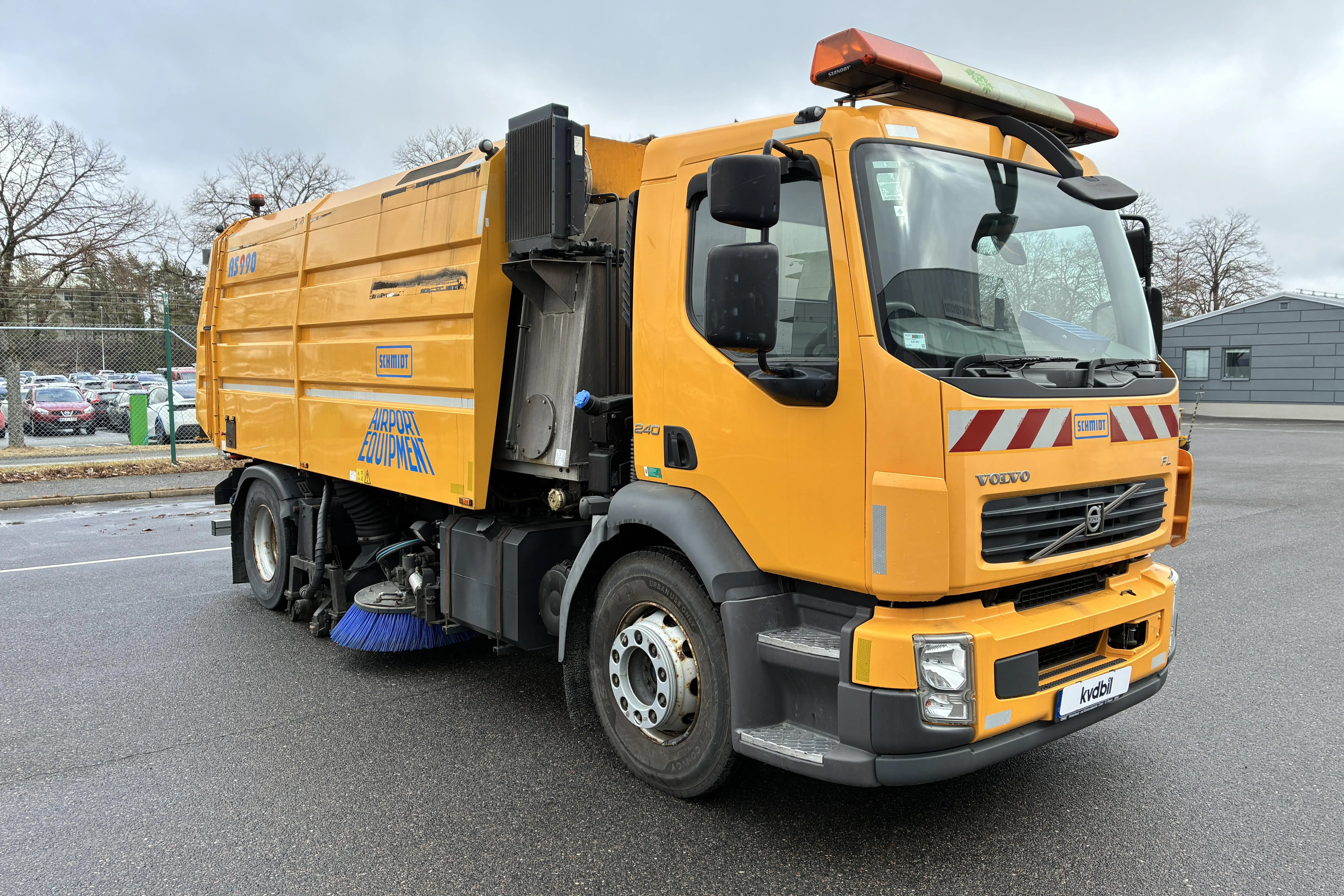 Presentation photo 2 of 62: Volvo FLH240 - 39 760 km - Automatic - yellow - 2009