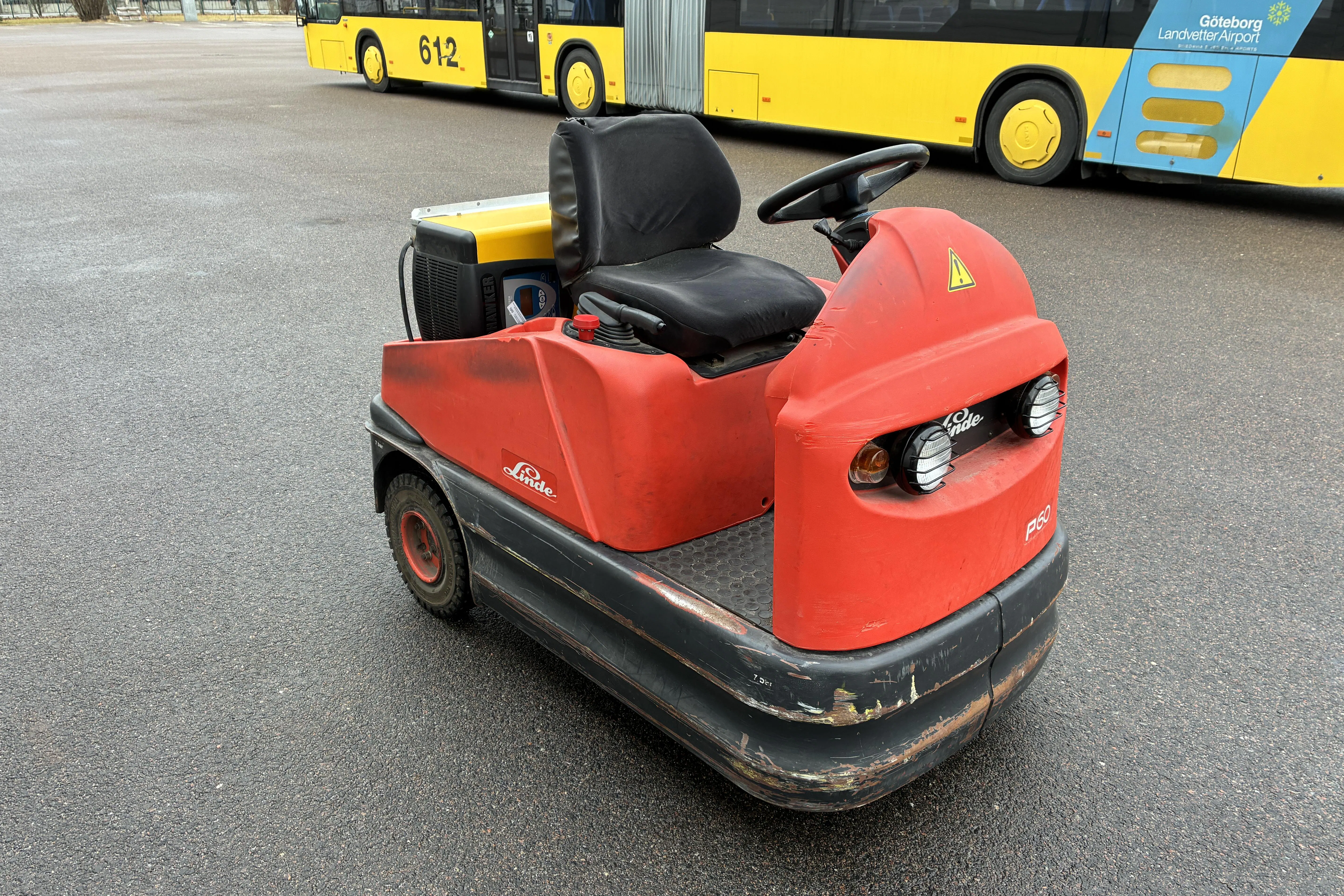 Presentationsfoto 2 av 14: Linde P60 dragtruck - 0 km - 2003