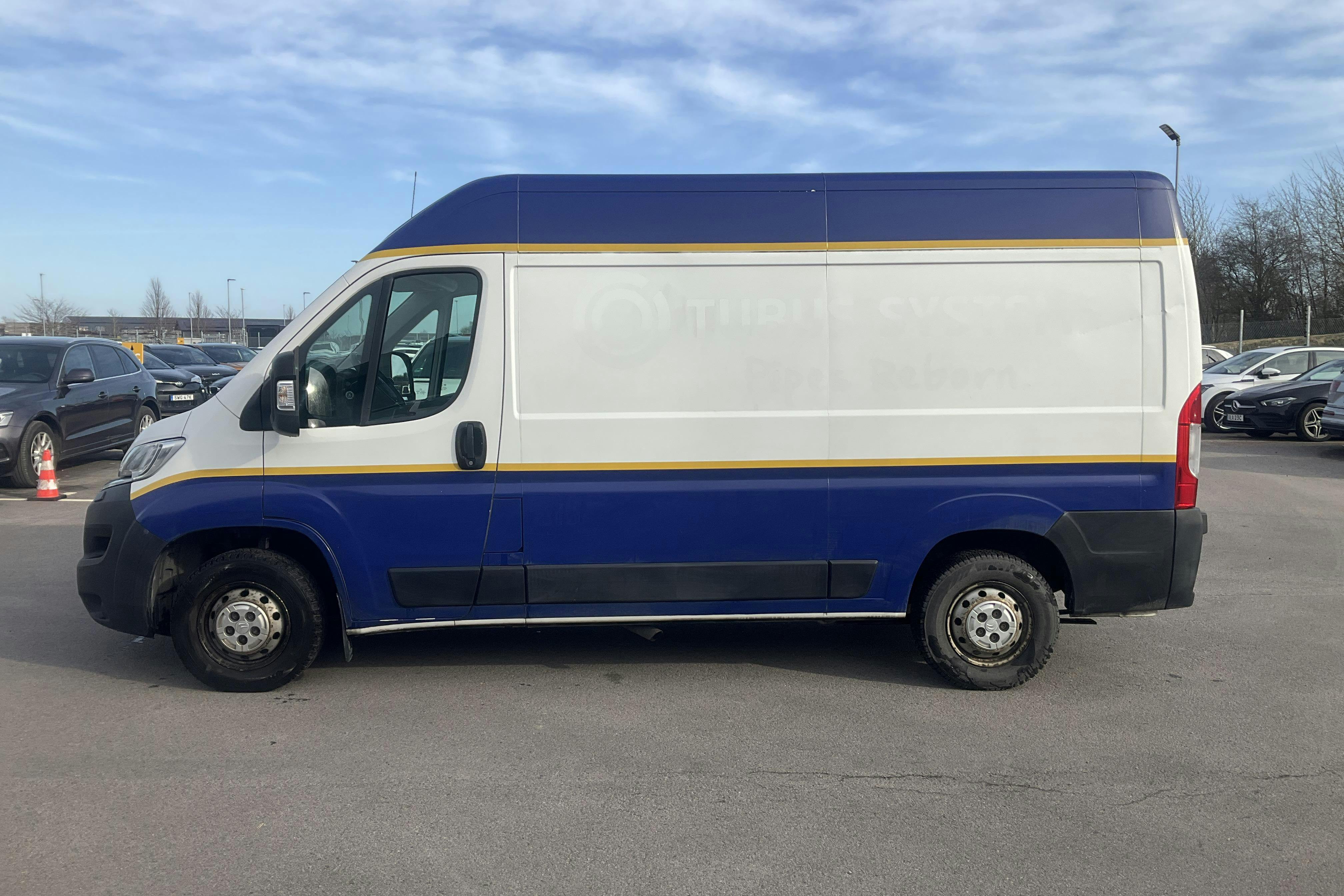 Presentation photo 2 of 15: Citroën Jumper III 2.0 HDi Skåp (130hk) - 113 100 km - Manual - white - 2019