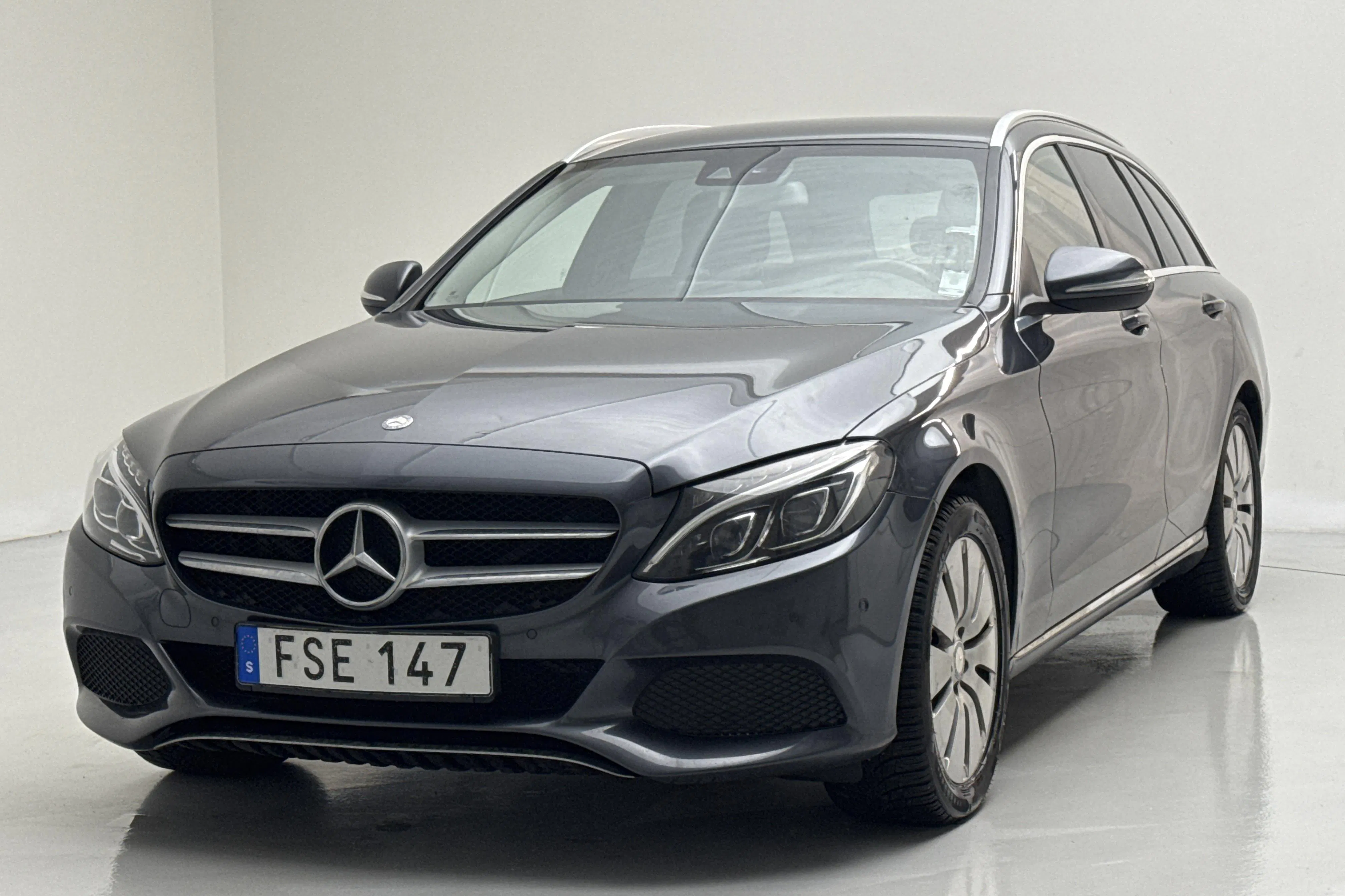 Presentationsfoto 1 av 12: Mercedes C 220 BlueTEC Kombi S205 (170hk) - 22 987 mil - Automat - Dark Grey - 2015