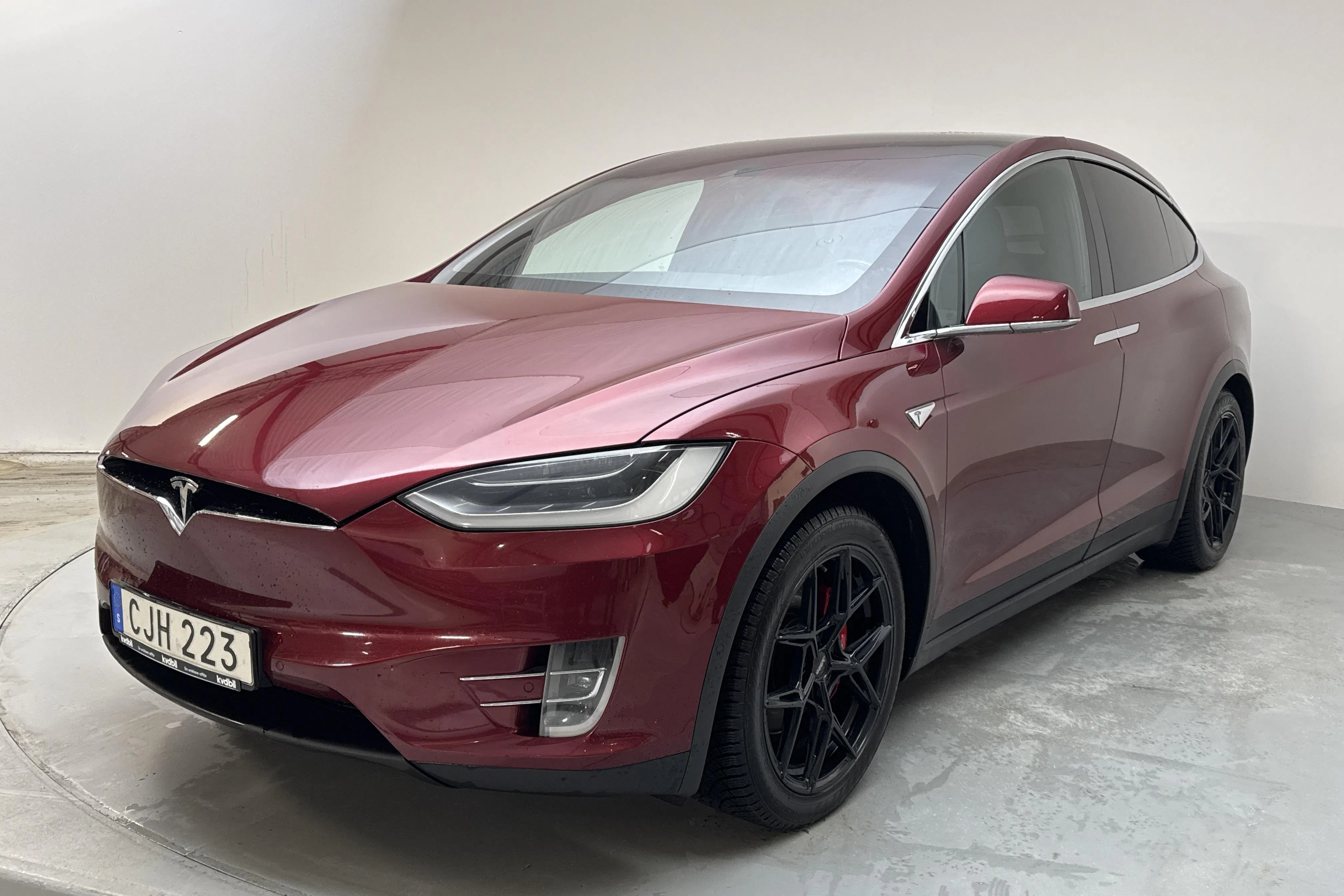 Presentation photo 1 of 26: Tesla Model X P90D - 214 660 km - Automatic - red - 2016