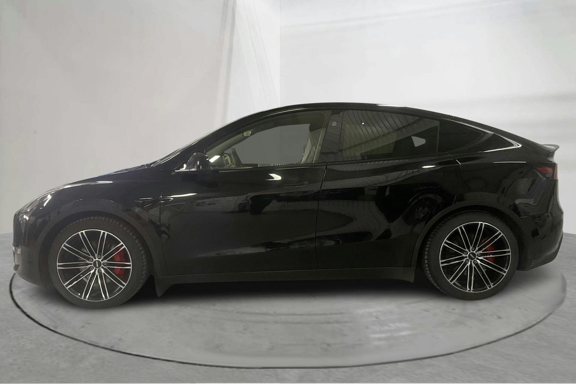 Presentation photo 2 of 22: Tesla Model Y Performance Dual Motor AWD - 37 280 km - Automatic - black - 2025