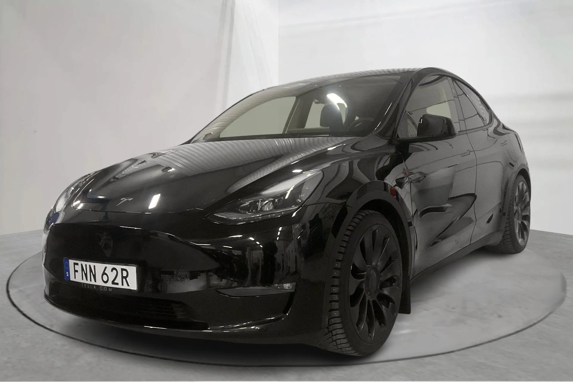 Presentation photo 1 of 21: Tesla Model Y Performance Dual Motor AWD - 28 850 km - Automatic - black - 2025