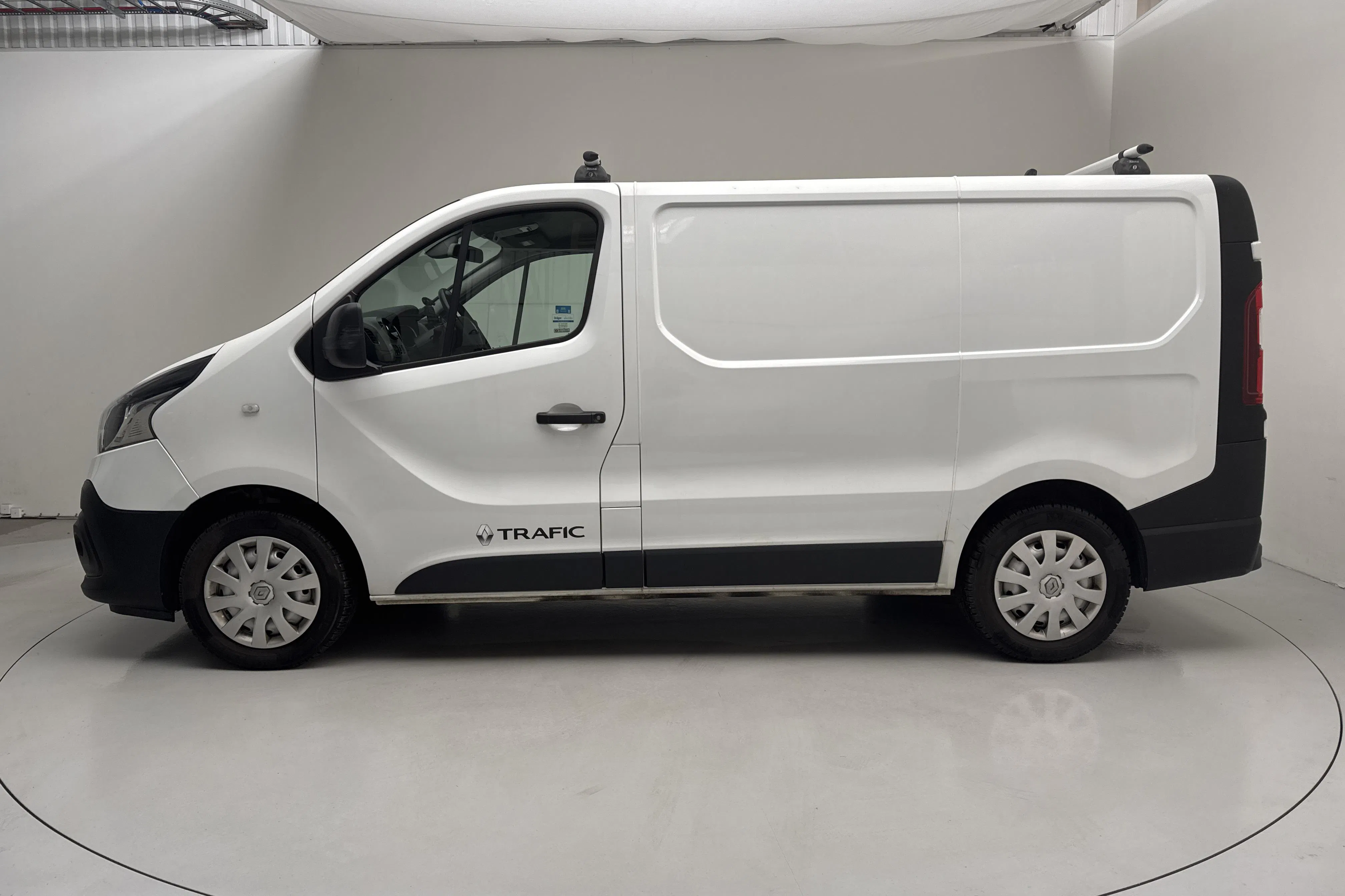 Presentationsfoto 2 av 15: Renault Trafic 1.6 dCi Skåp (125hk) - 5 642 mil - Manuell - vit - 2018