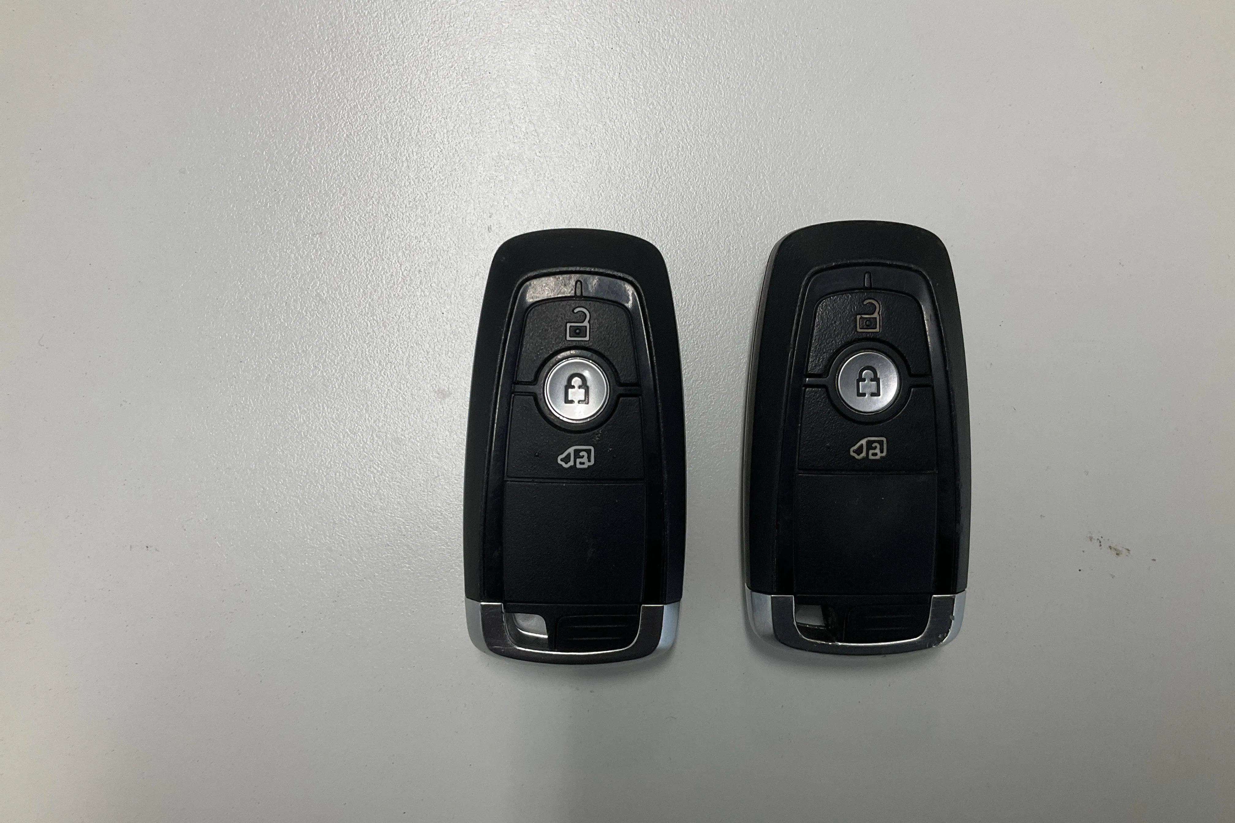 Presentationsfoto 17 av 17: Ford e-Transit 350 RWD 68kWh Skåp (184hk) - 5 384 mil - Automat - vit - 2023