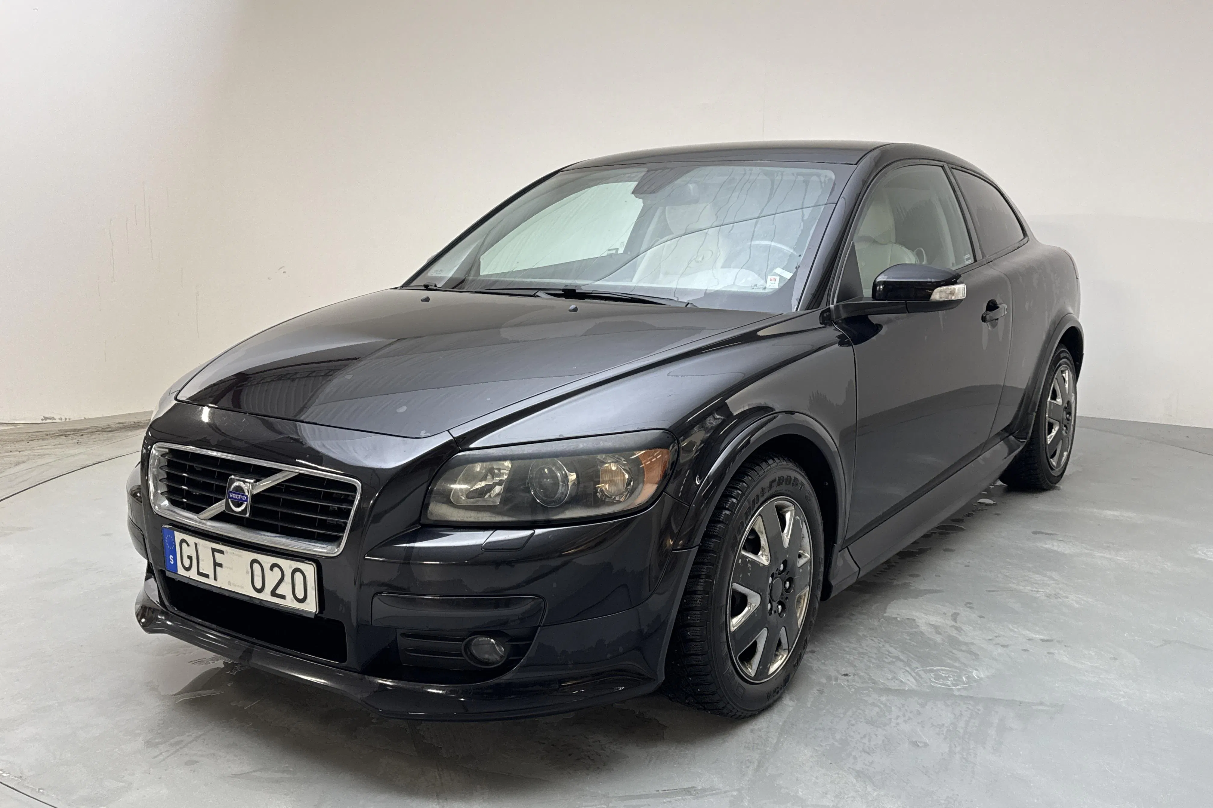 Presentation photo 1 of 12: Volvo C30 2.4 (170hk) - 182 070 km - Automatic - black - 2008