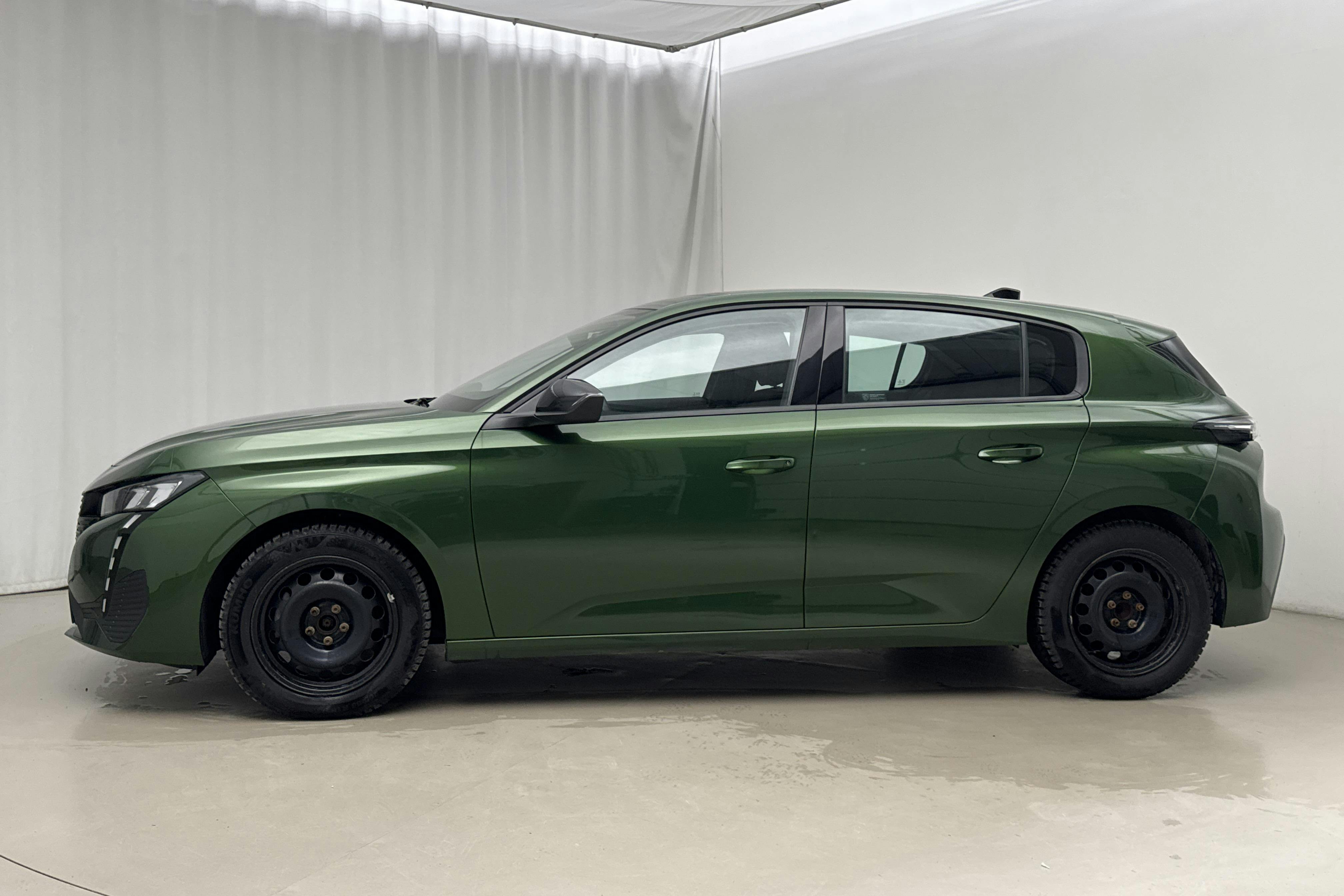 Presentation photo 2 of 17: Peugeot 308 1.2 PureTech 5dr (130hk) - 29 040 km - Automatic - green - 2023