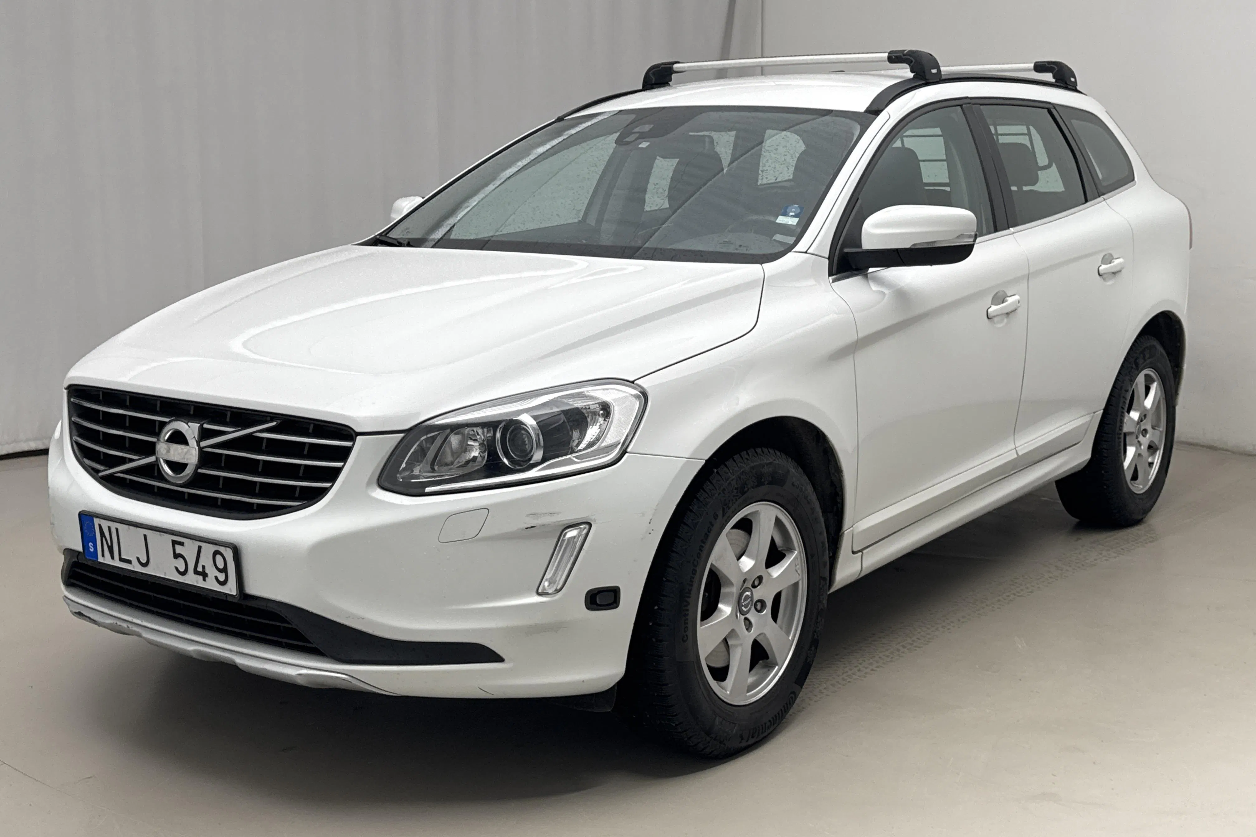 Presentationsfoto 1 av 17: Volvo XC60 D4 AWD (163hk) - 14 044 mil - Automat - vit - 2014
