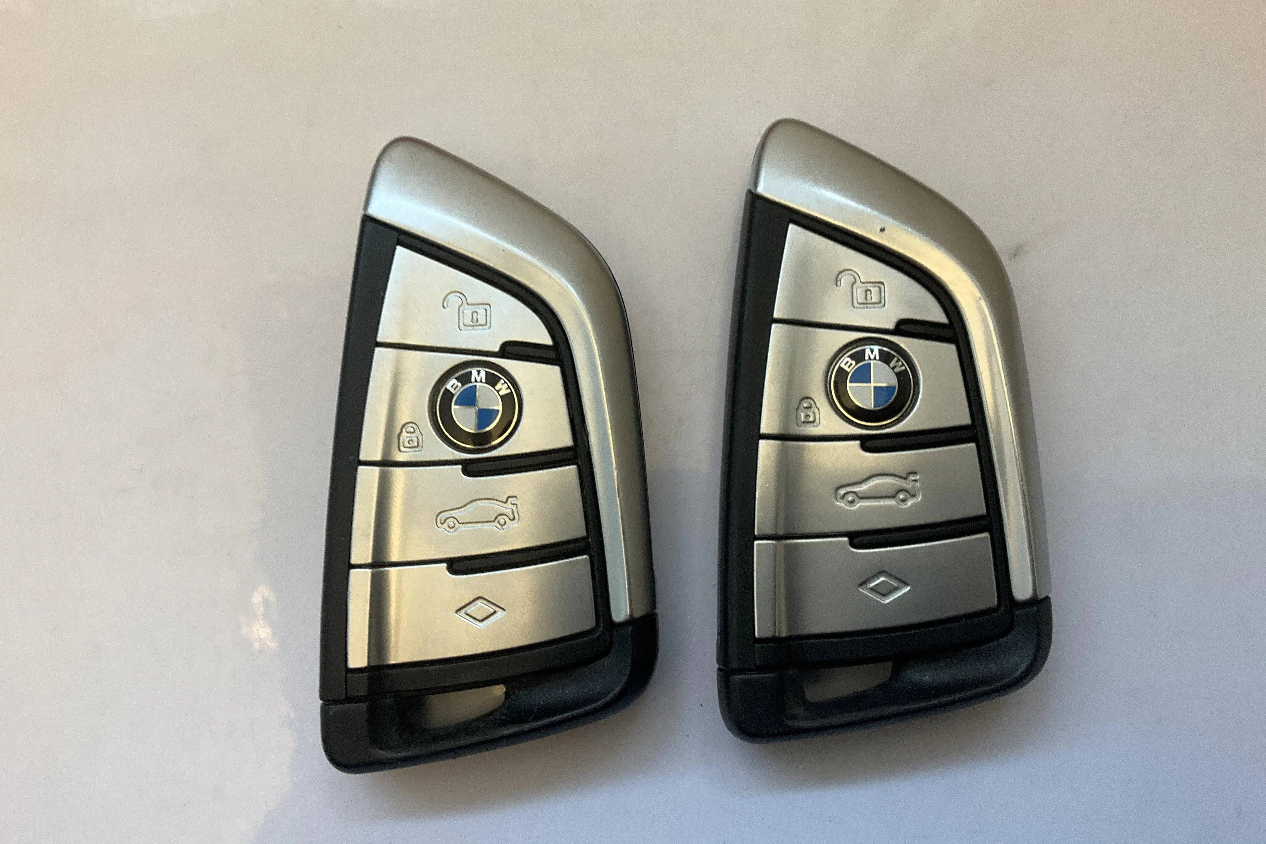 Presentationsfoto 17 av 17: BMW 530e xDrive Touring, G31 12kWh LCI (292hk) - 5 258 mil - Automat - vit - 2021