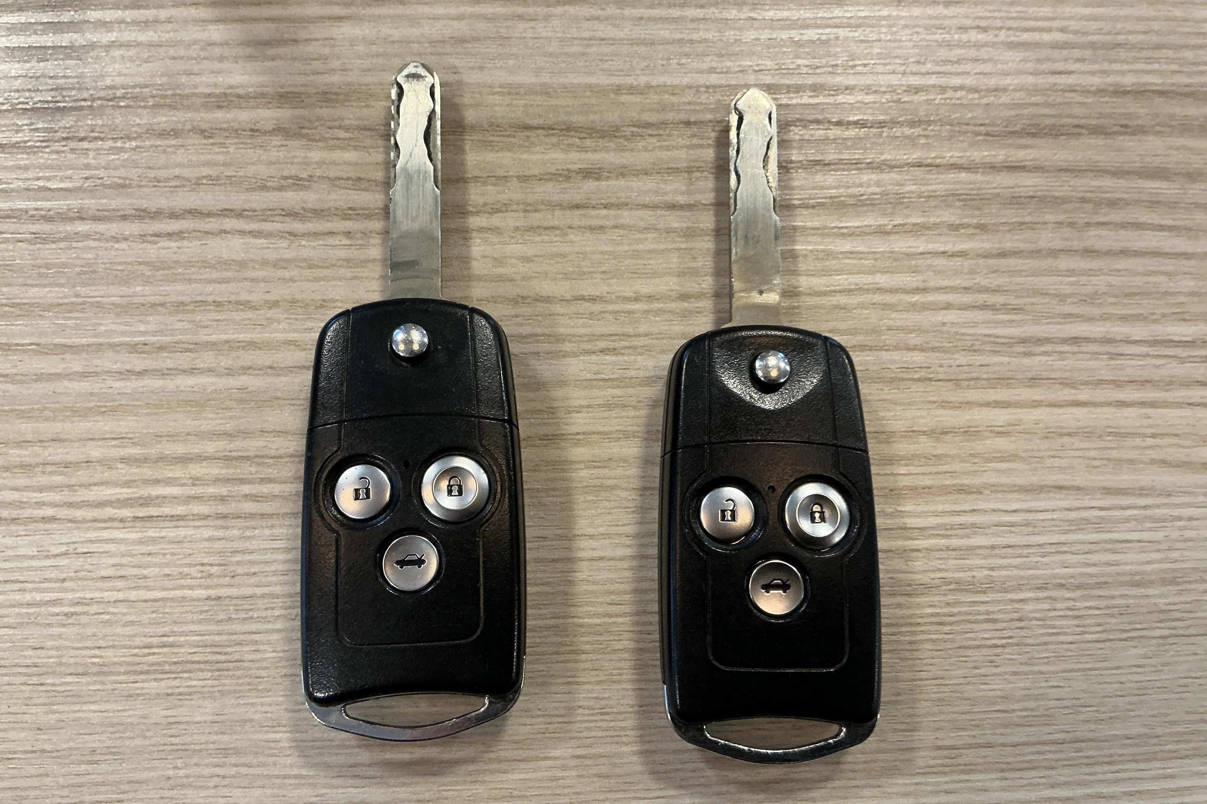 Esitlusfoto 14 aadressil 14: Honda Accord 2.2 i-DTEC Tourer (180hk) - 258 950 km - Käsitsi - must - 2012