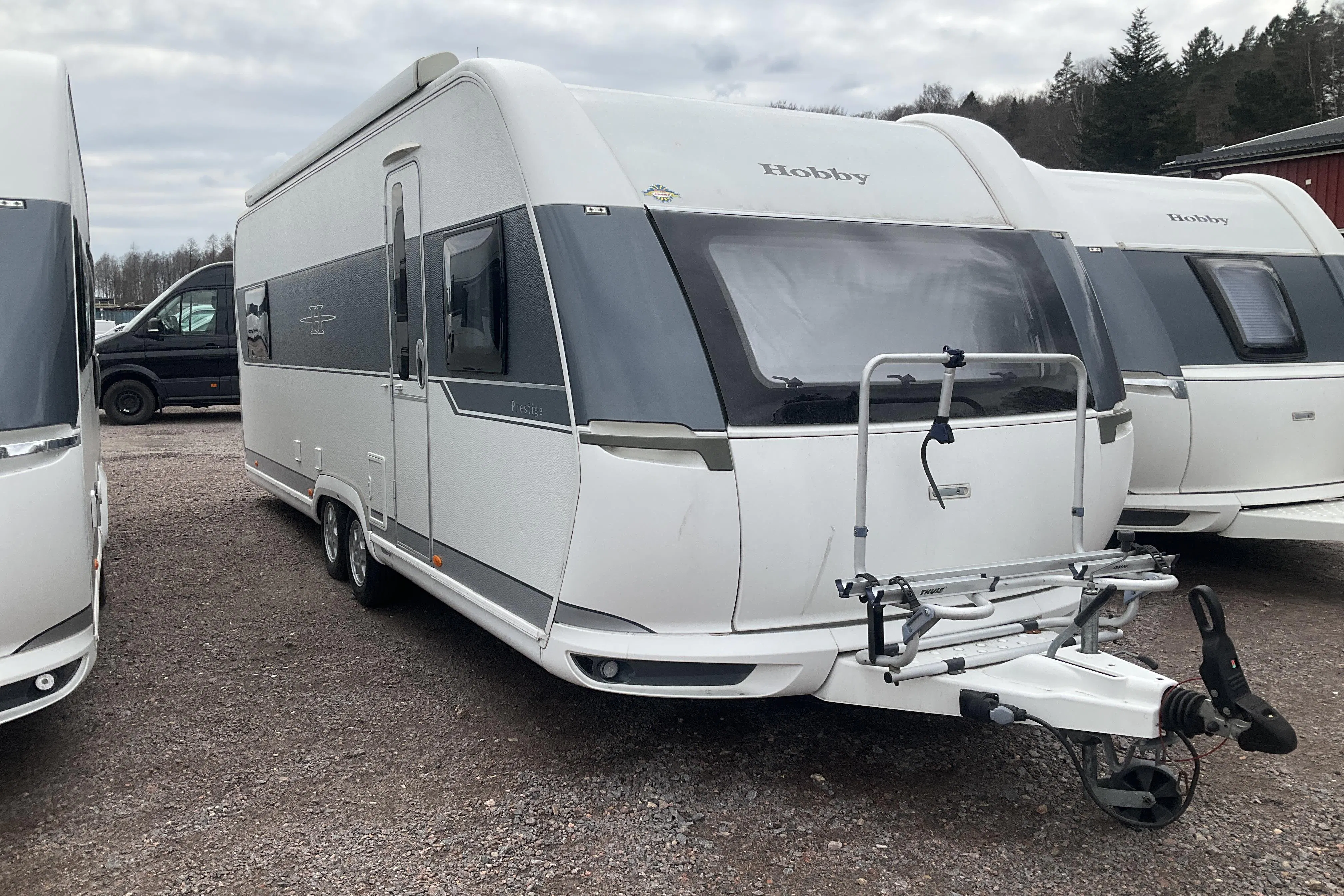 Presentation photo 1 of 28: Hobby 650 KFU Prestige Husvagn med mover - 0 km - white - 2014