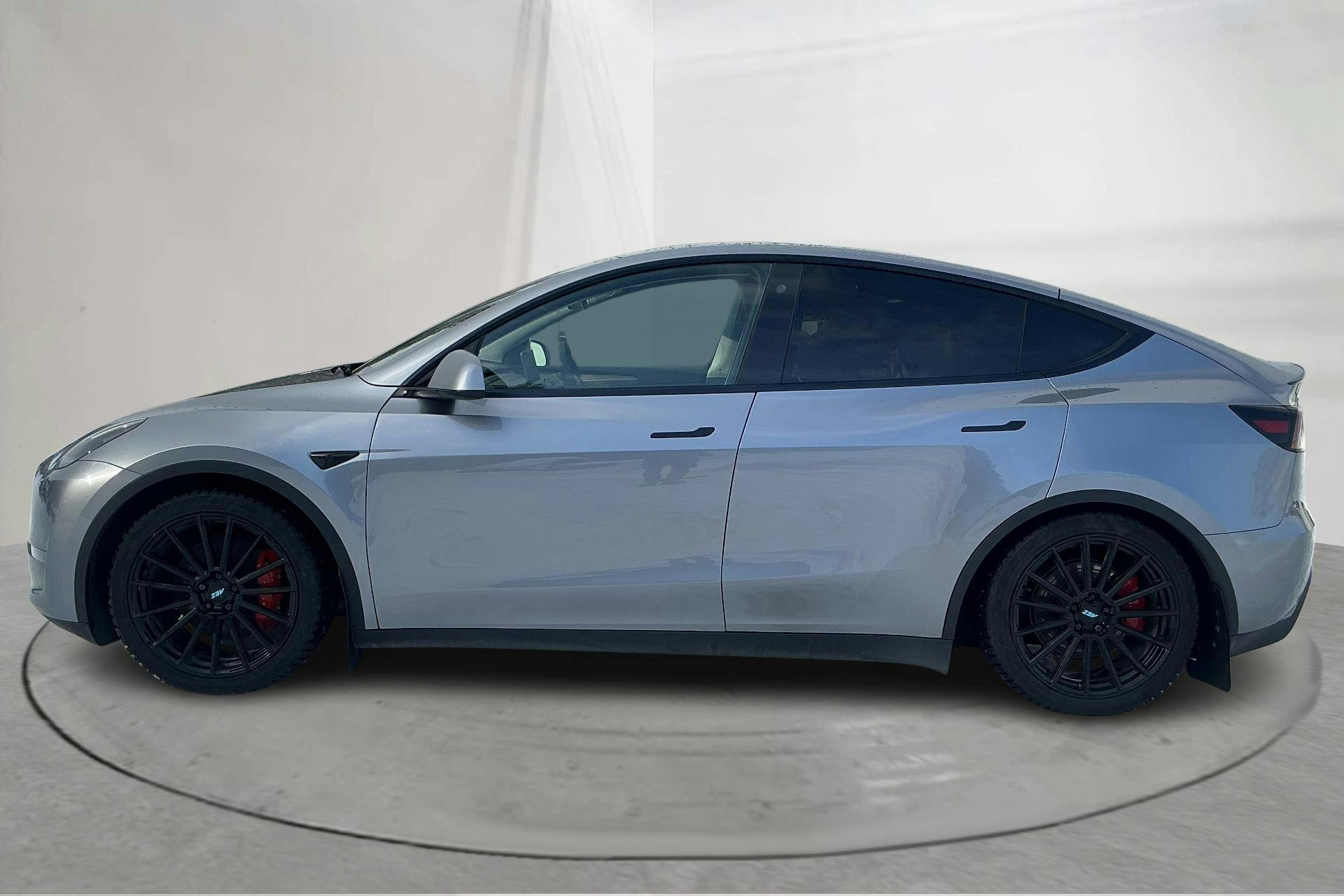 Presentationsfoto 2 av 21: Tesla Model Y Performance Dual Motor AWD - 5 802 mil - Automat - grå - 2023