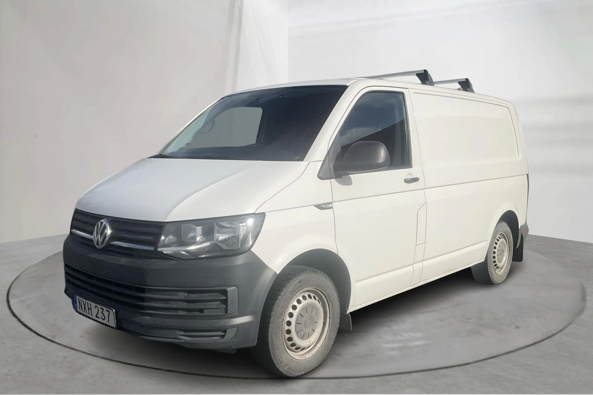 Presentation photo 1 of 13: VW Transporter T6 2.0 TDI BMT Skåp (102hk) - 176 790 km - Manual - white - 2016