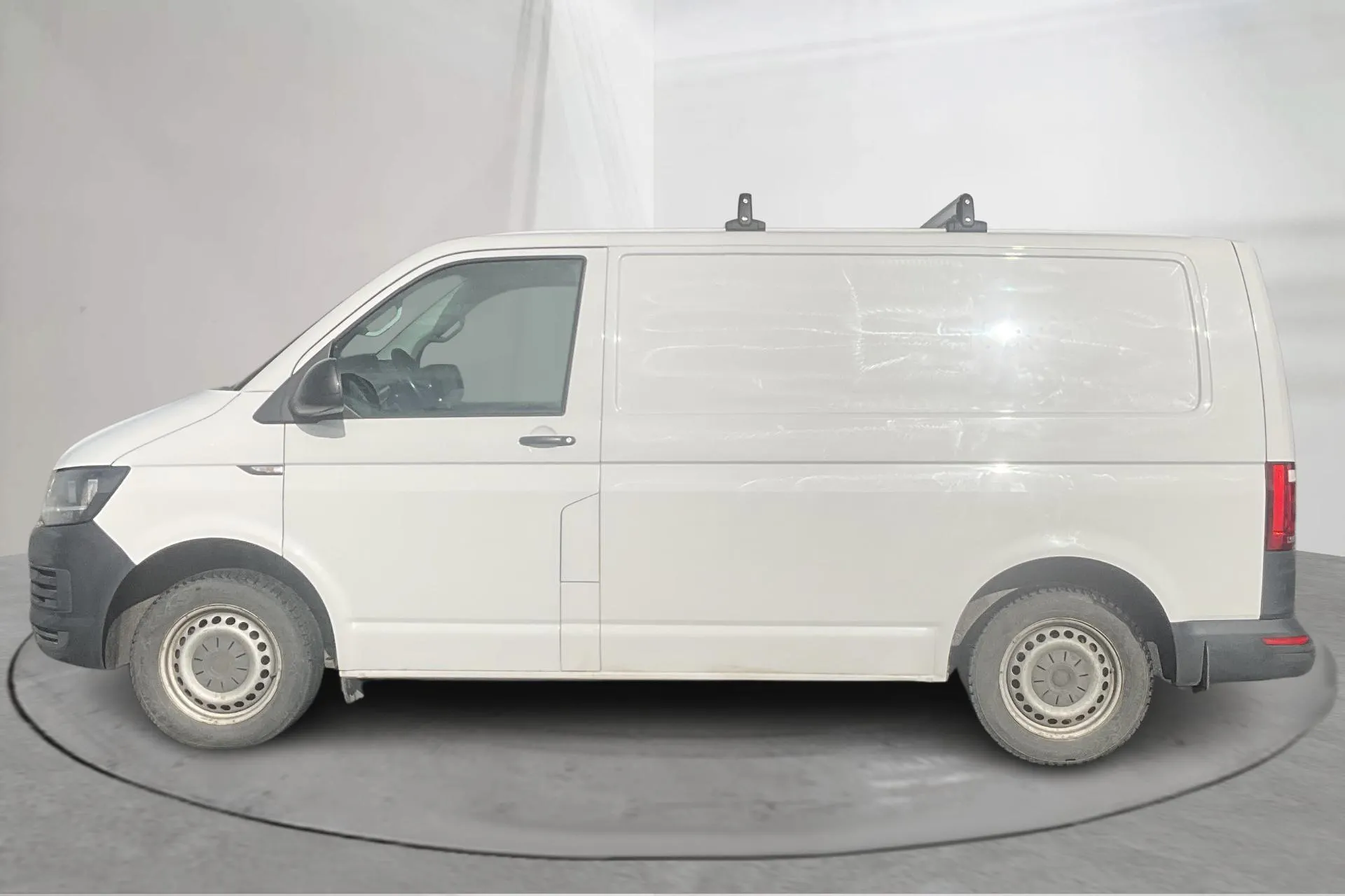 Presentation photo 2 of 13: VW Transporter T6 2.0 TDI BMT Skåp (102hk) - 176 790 km - Manual - white - 2016