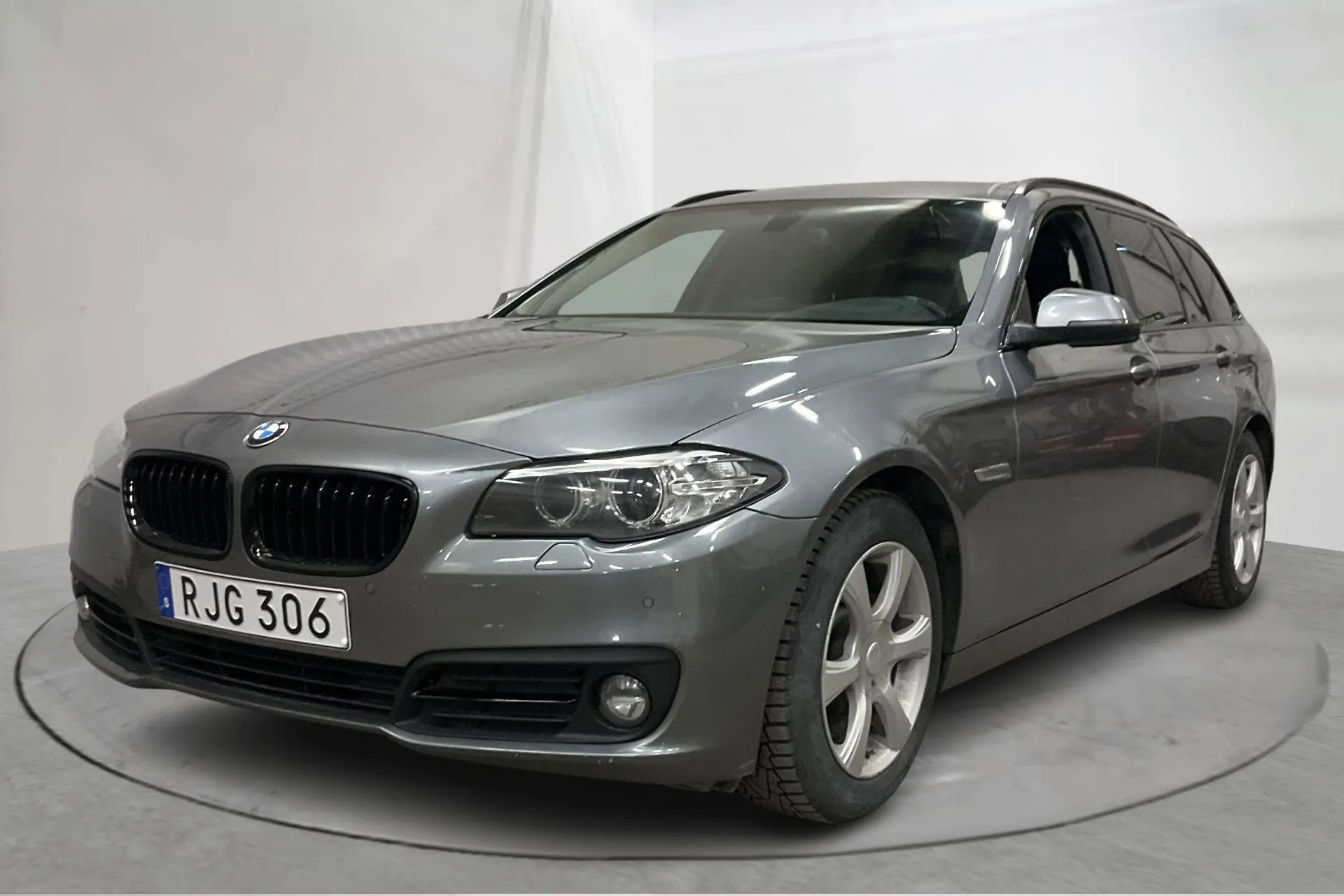 Presentation photo 1 of 16: BMW 520d xDrive Touring, F11 (190hk) - 165 480 km - Automatic - gray - 2017