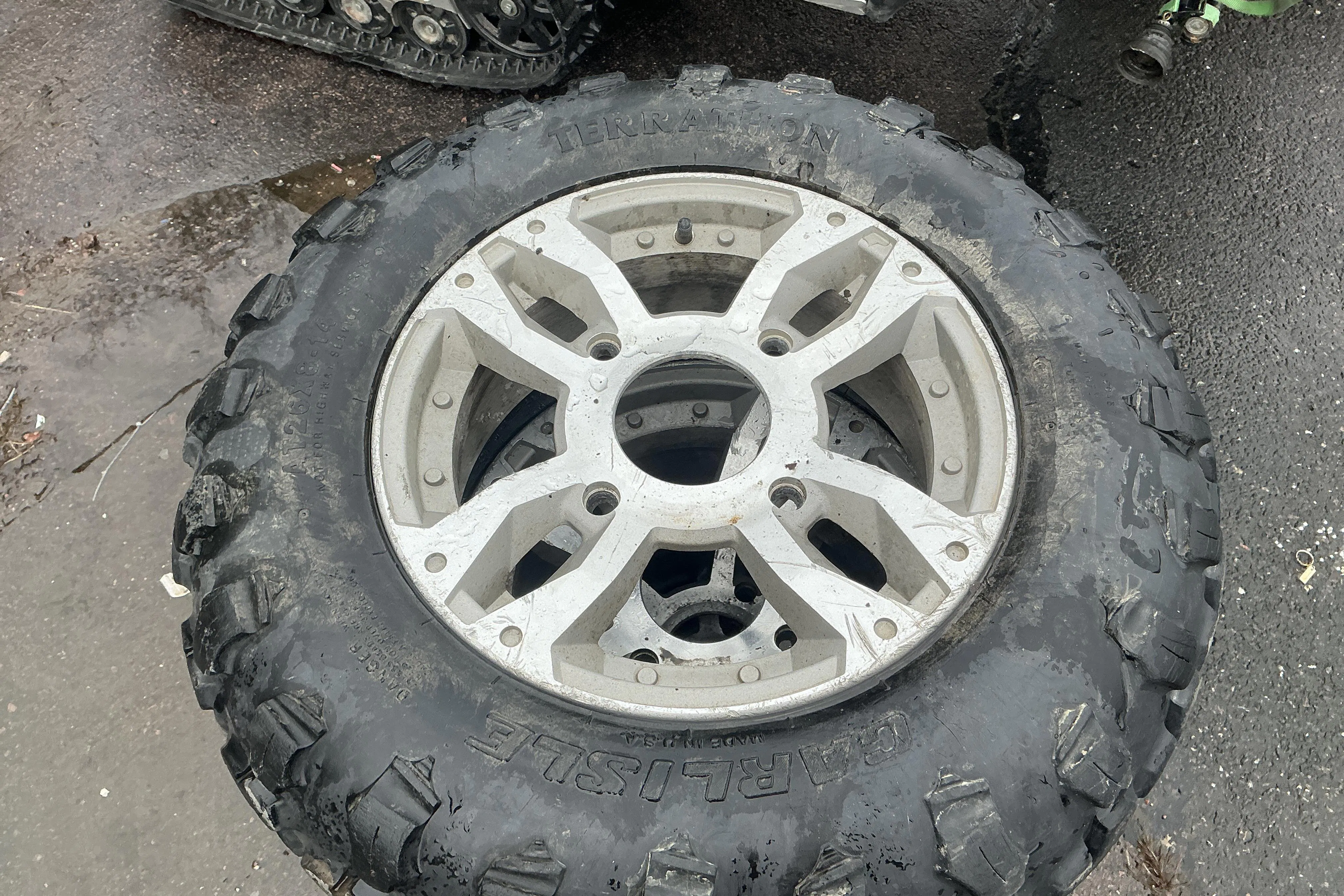 Presentationsfoto 9 av 9: POLARIS SPORTSMAN XP 550 SPORTSMAN XP 550 ATV med bandsats - 32 mil - Automat - grön - 2009