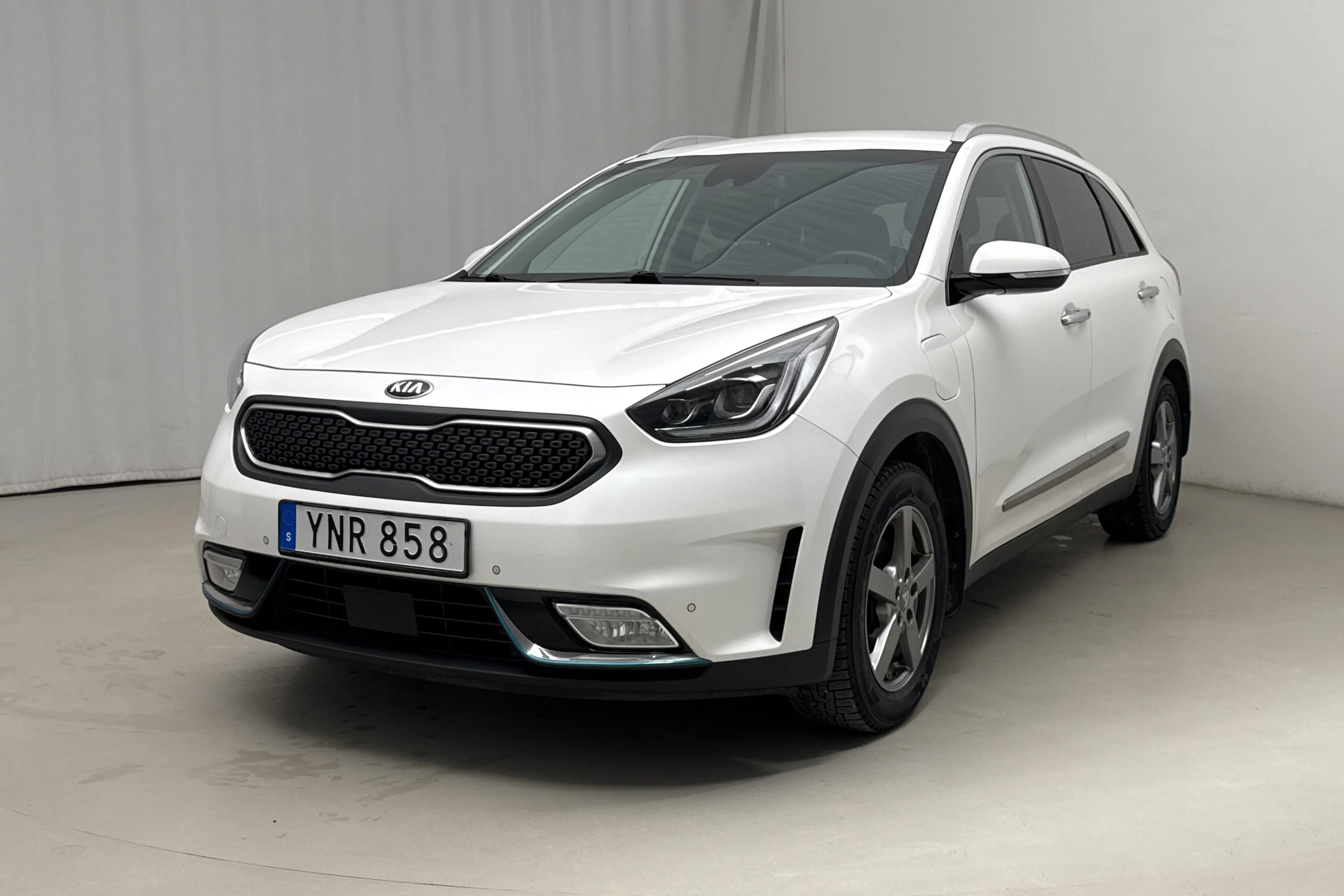 Presentationsfoto 1 av 24: KIA Niro Plug-in Hybrid 1.6 (141hk) - 16 485 mil - Automat - vit - 2018