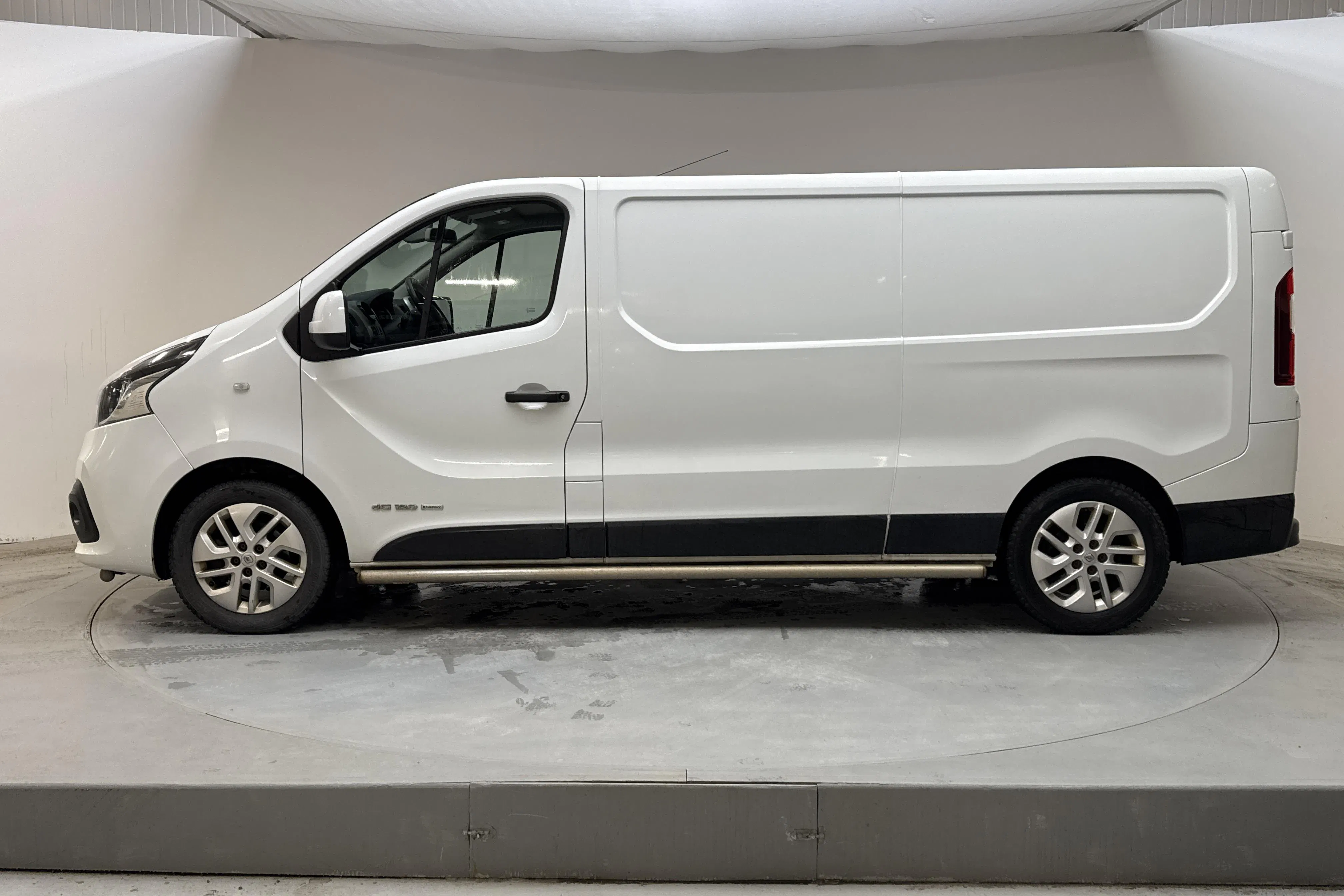 Presentation photo 2 of 14: Renault Trafic 1.6 dCi Skåp (120hk) - 136 800 km - Manual - white - 2016