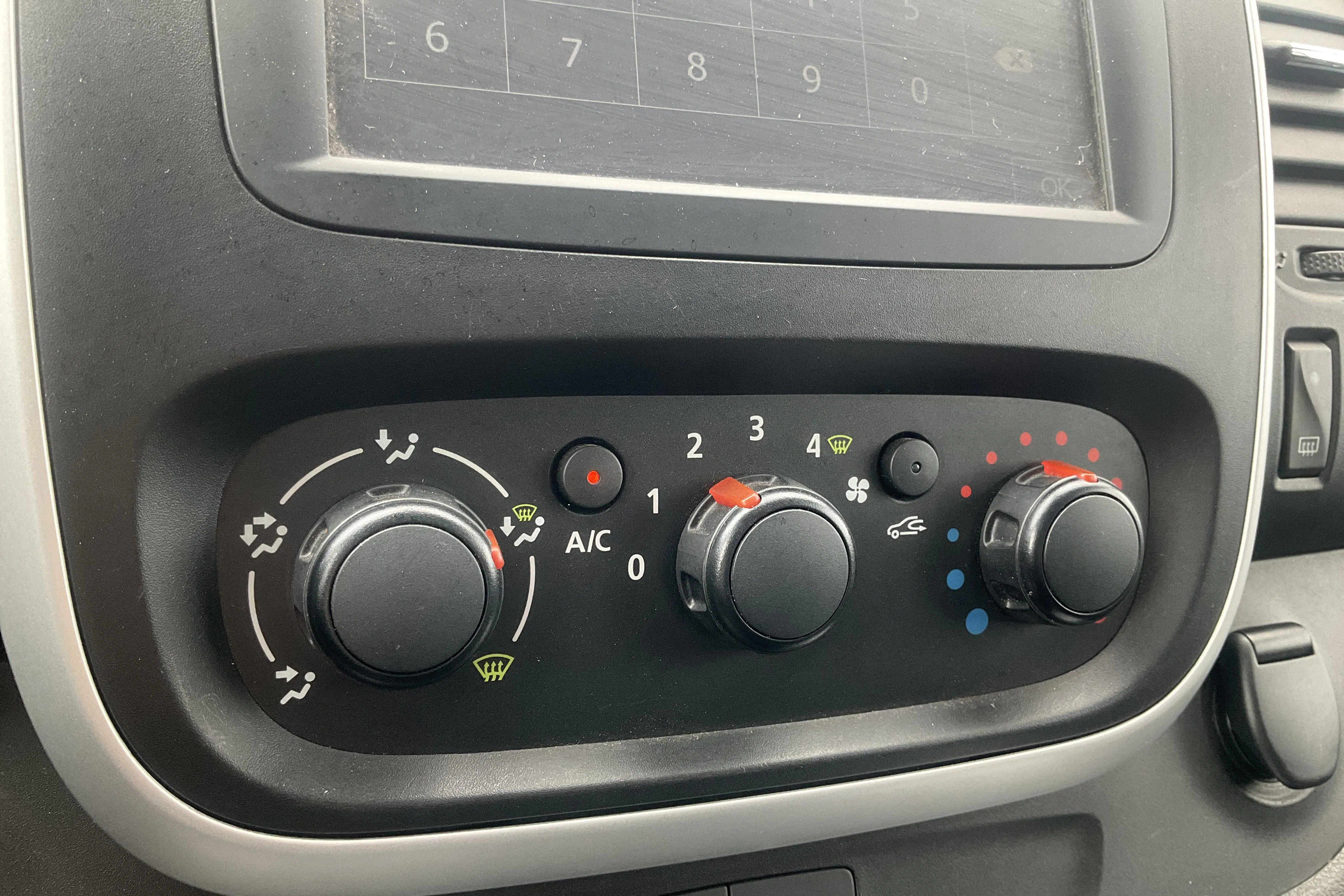 Presentation photo 14 of 14: Renault Trafic 1.6 dCi Skåp (120hk) - 136 800 km - Manual - white - 2016