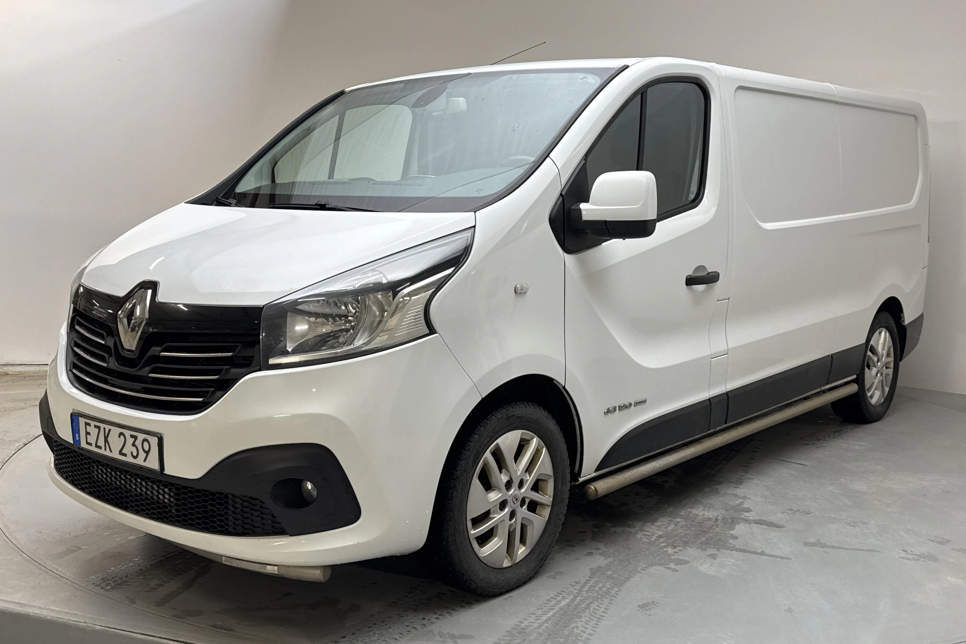 Presentation photo 1 of 14: Renault Trafic 1.6 dCi Skåp (120hk) - 136 800 km - Manual - white - 2016