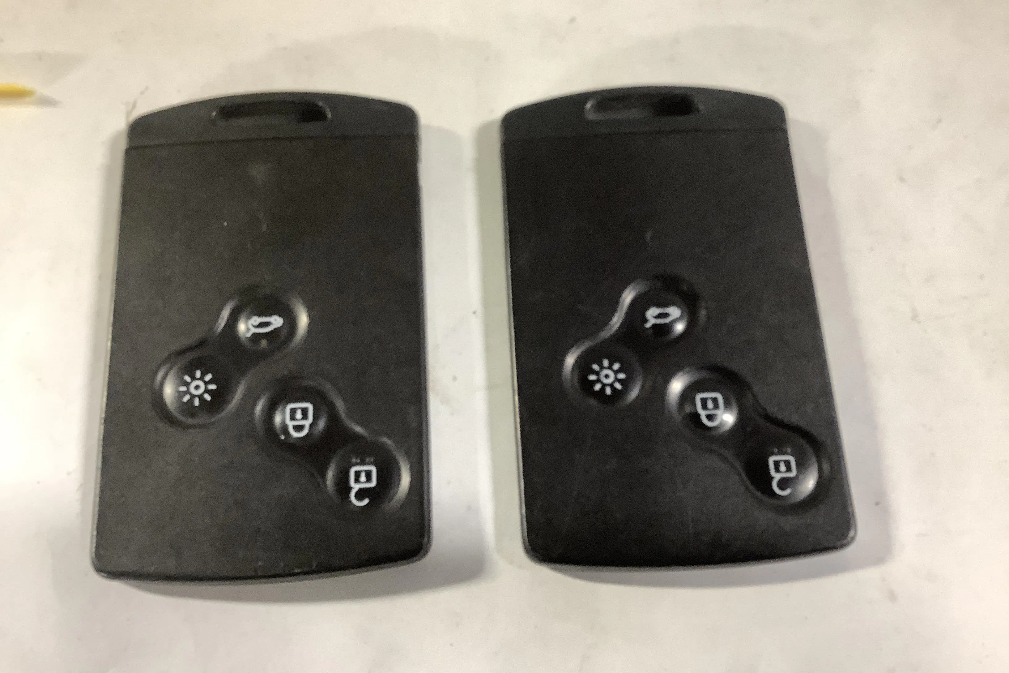 Presentationsfoto 15 av 15: Renault Clio IV 1.2 TCe 120 5dr (120hk) - 11 496 mil - Automat - vit - 2014