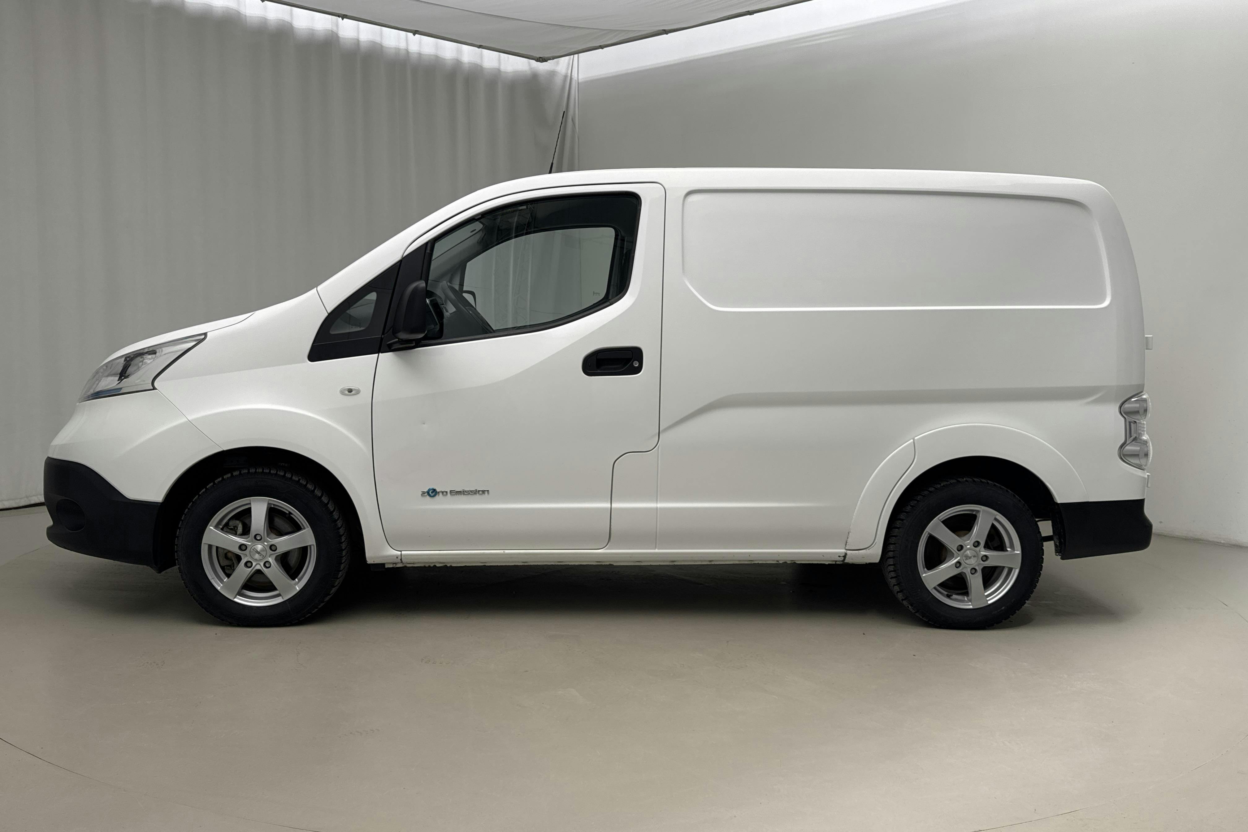 Presentation photo 2 of 18: Nissan e-NV200 40kWh (109hk) - 17 040 km - Automatic - white - 2019