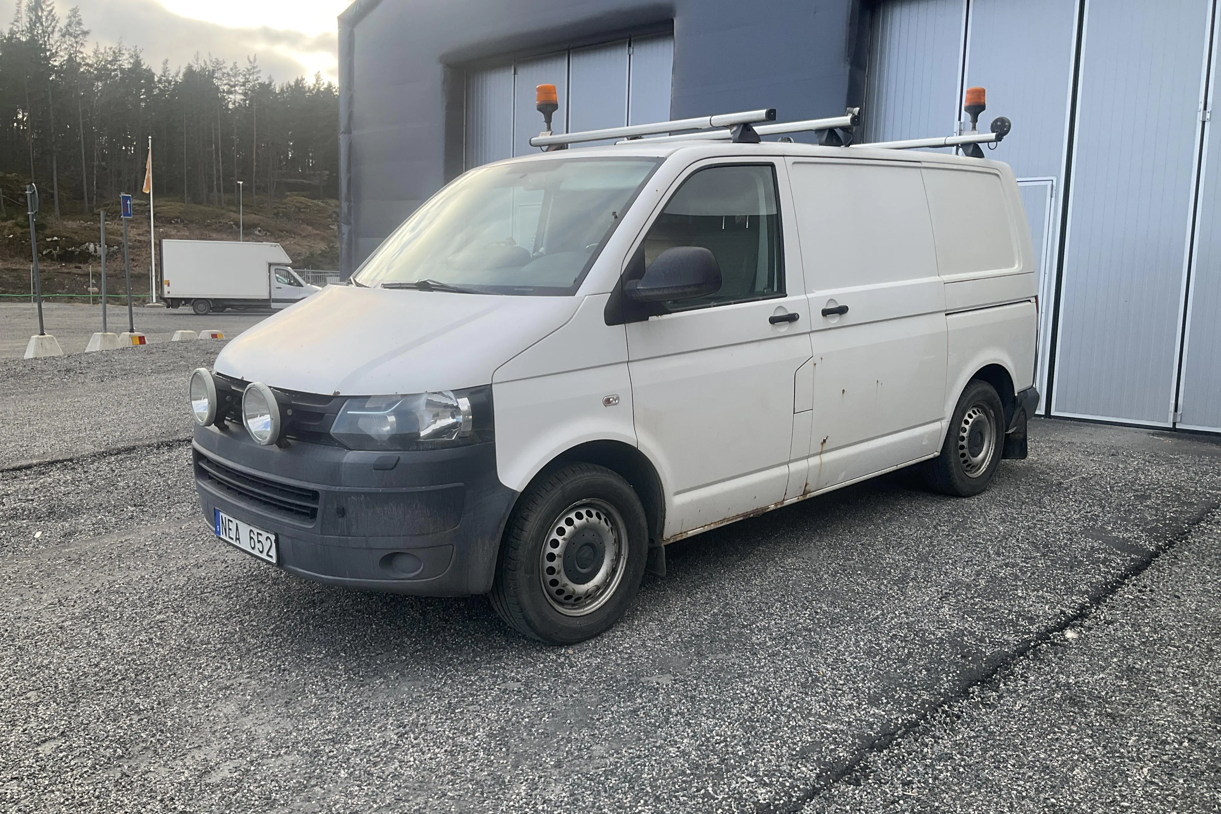 Presentation photo 1 of 15: VW Transporter T5 2.0 TDI 4MOTION (140hk) - 214 360 km - Manual - white - 2013