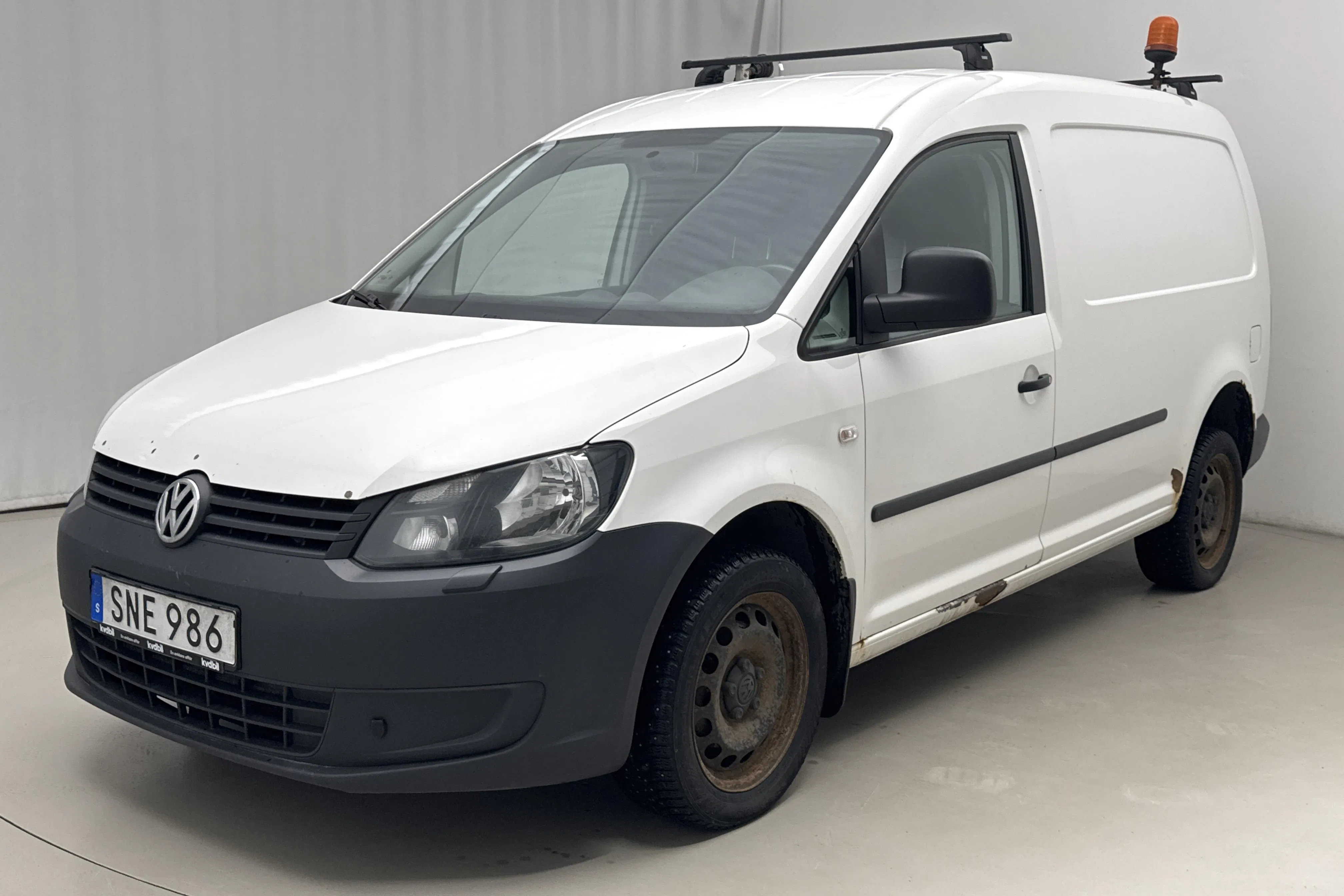 Presentationsfoto 1 av 13: VW Caddy 2.0 TDI Maxi Skåp 4-motion (110hk) - 29 503 mil - Manuell - vit - 2015