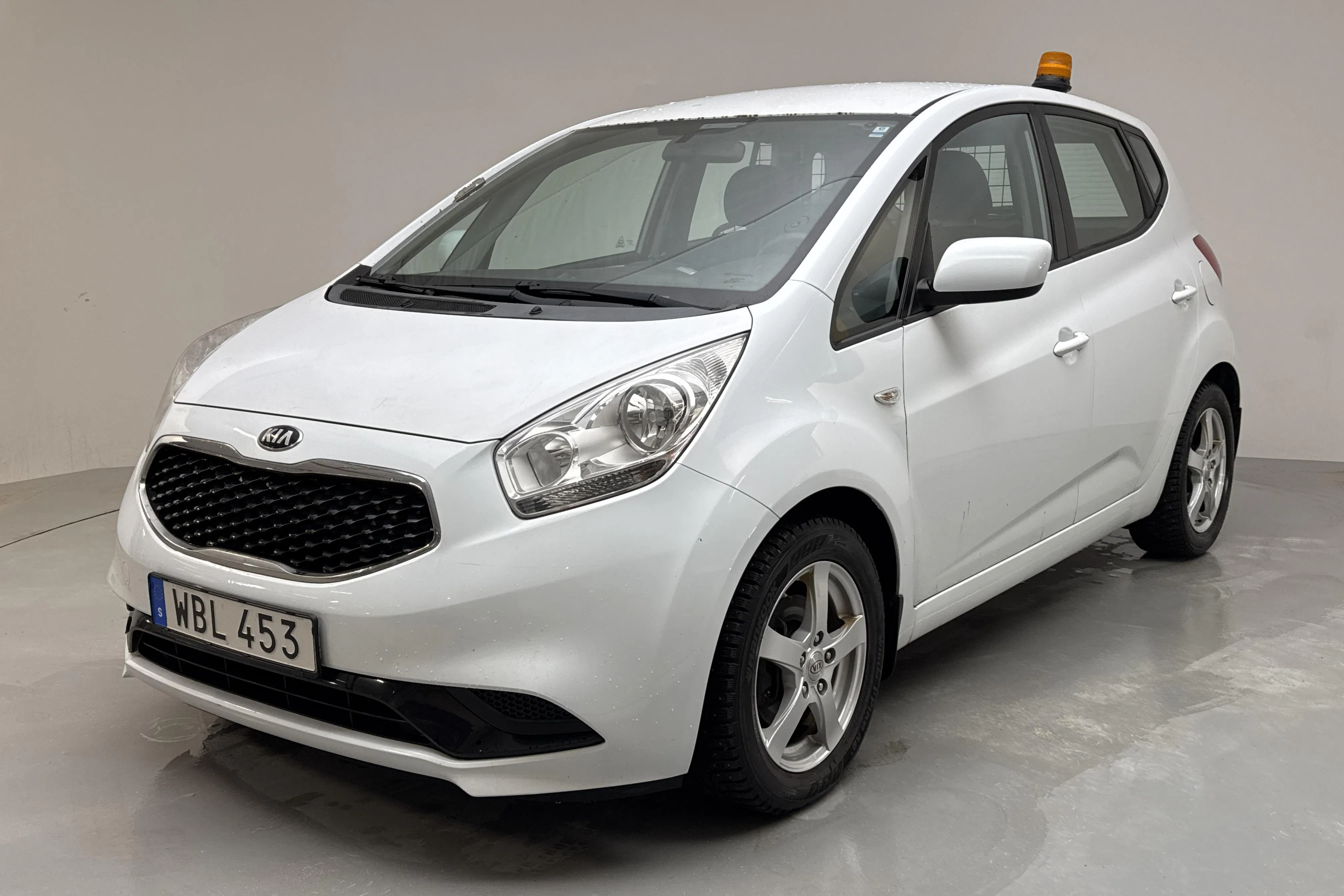 Presentation photo 1 of 11: KIA Venga 1.4 CRDi (90hk) - 139 110 km - Manual - white - 2017