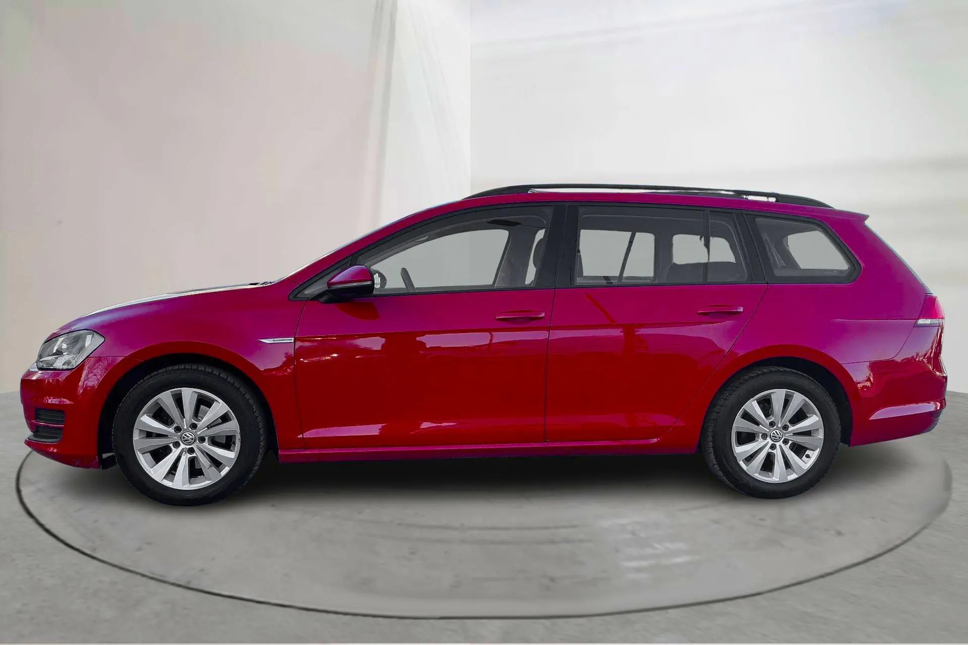 Presentation photo 2 of 15: VW Golf VII 1.4 TGI BlueMotion Sportscombi (110hk) - 152 970 km - Automatic - red - 2015