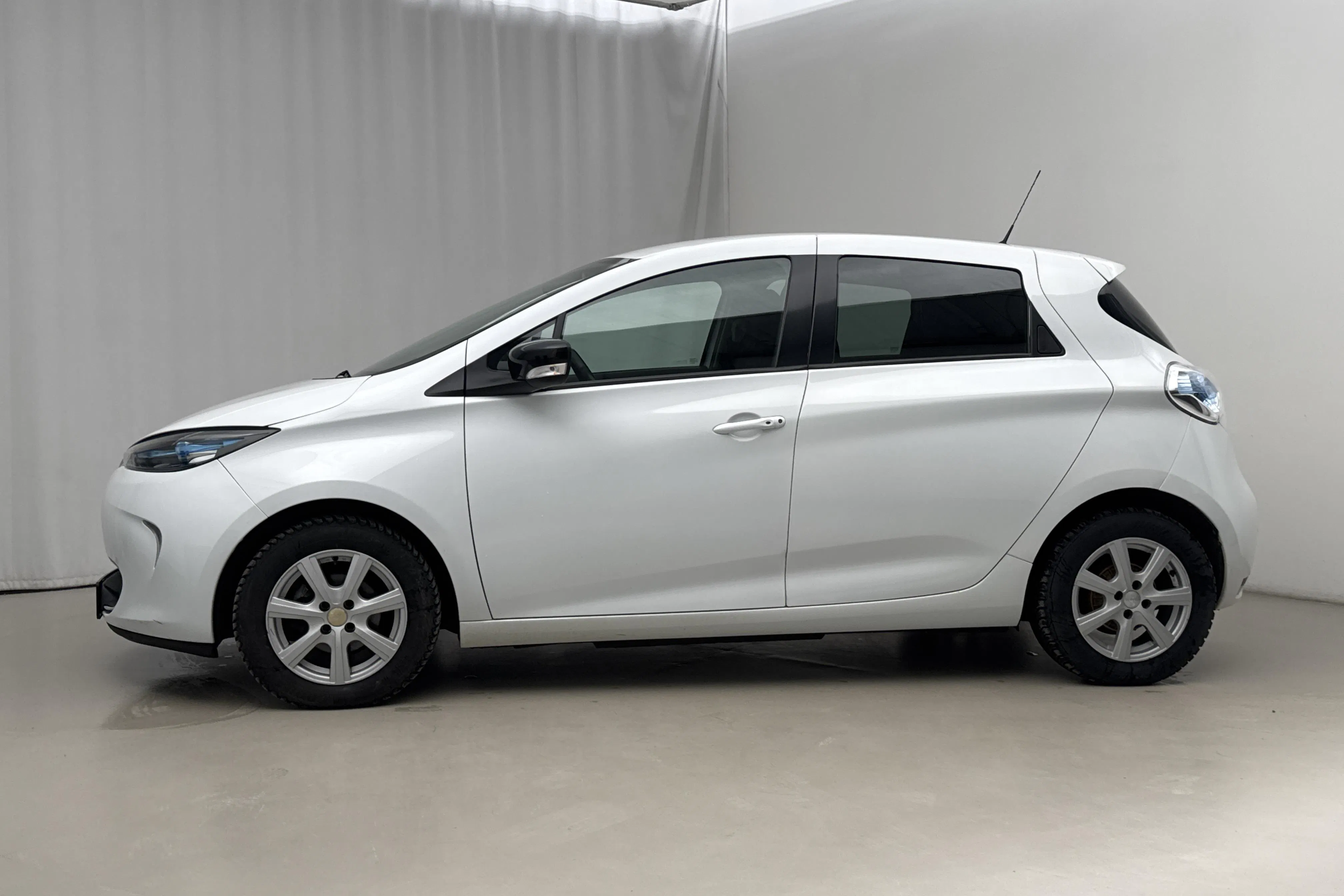 Presentationsfoto 2 av 21: Renault Zoe 41kWh R90 (92hk) - 5 147 mil - Automat - vit - 2018