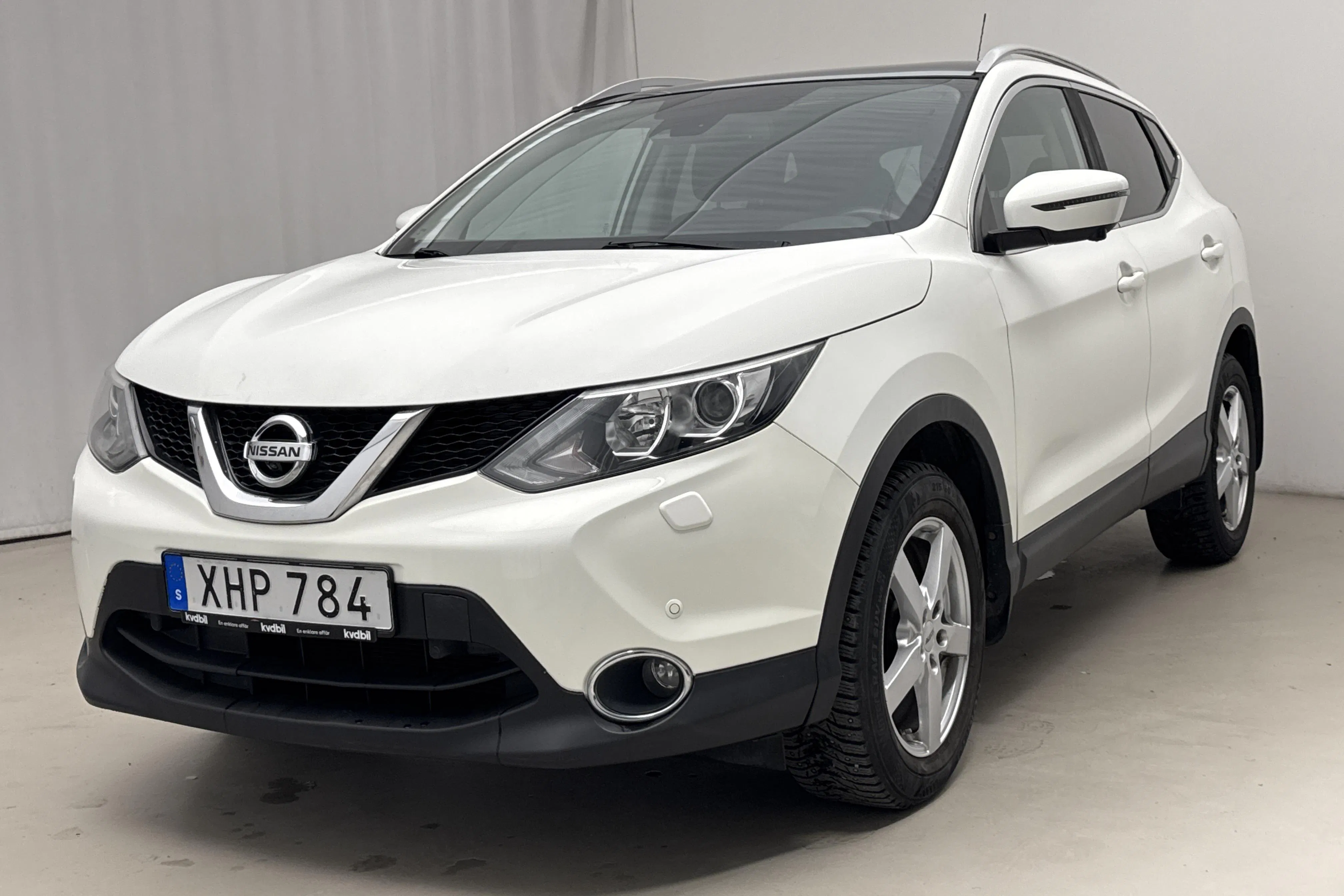 Presentationsfoto 1 av 20: Nissan Qashqai 1.2 (115hk) - 10 398 mil - Manuell - vit - 2017