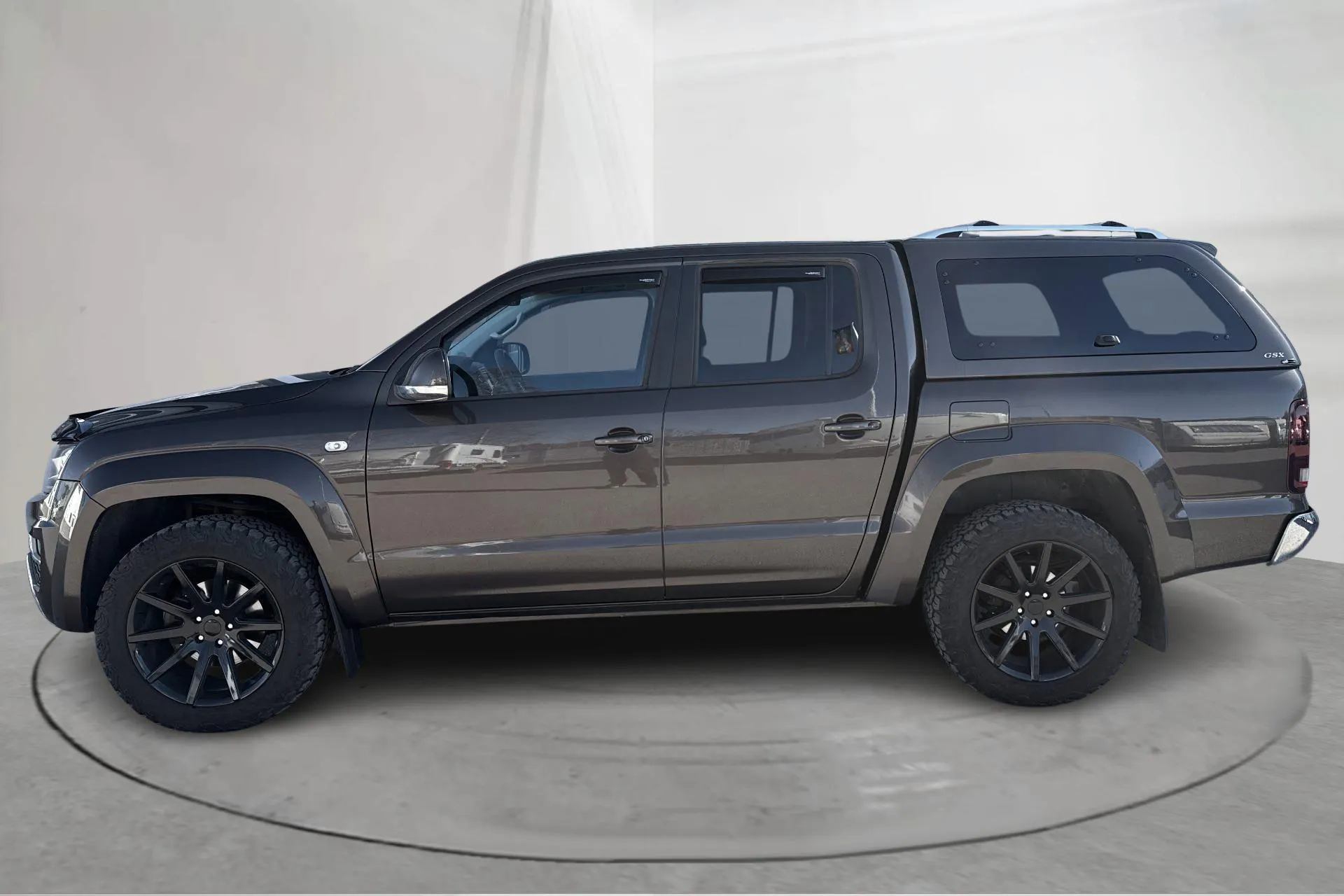 Presentationsfoto 2 av 18: VW Amarok 3.0 TDI 4motion (224hk) - 20 311 mil - Automat - brun - 2017