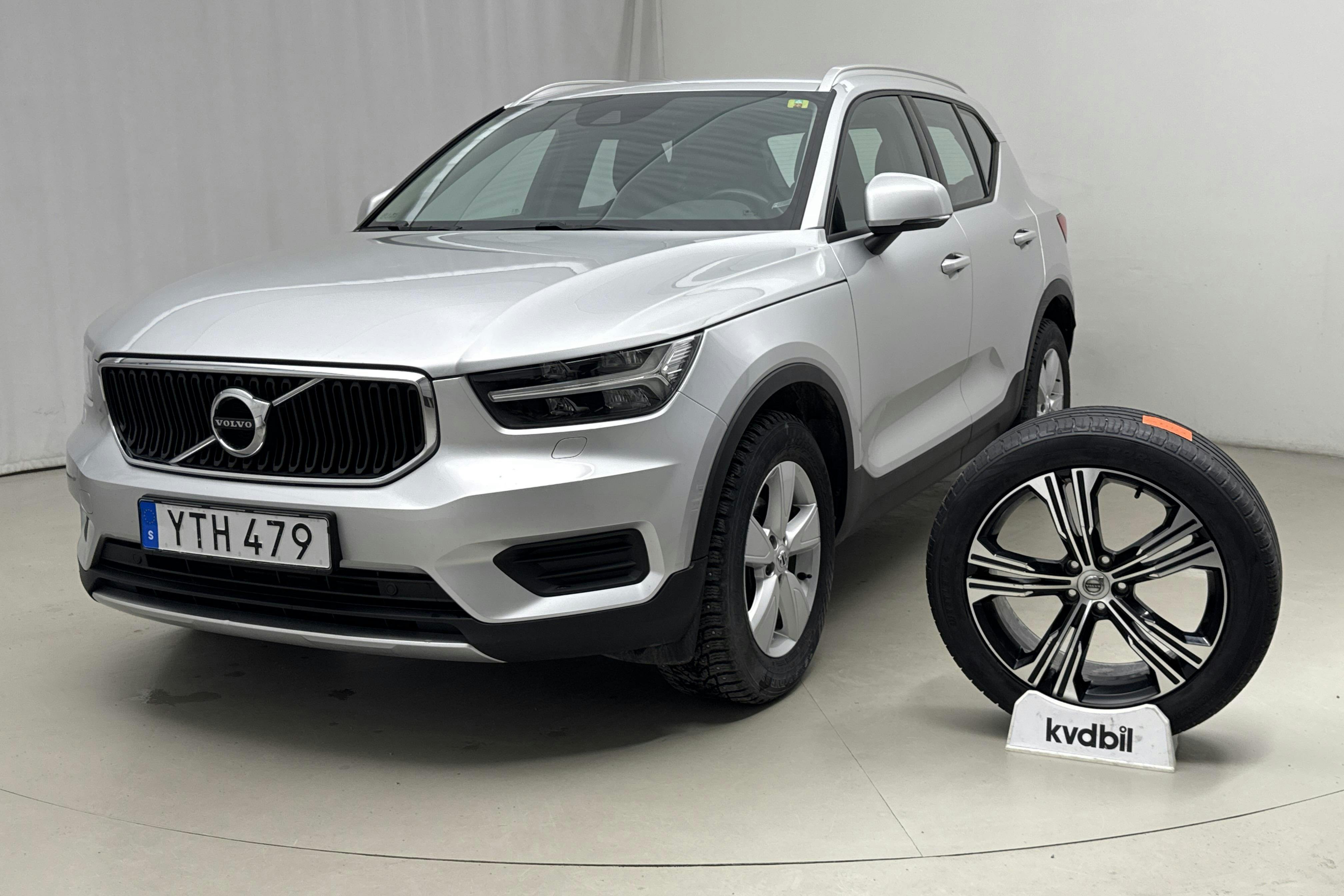 Presentation photo 1 of 15: Volvo XC40 D3 2WD (150hk) - 128 850 km - Automatic - silver - 2019