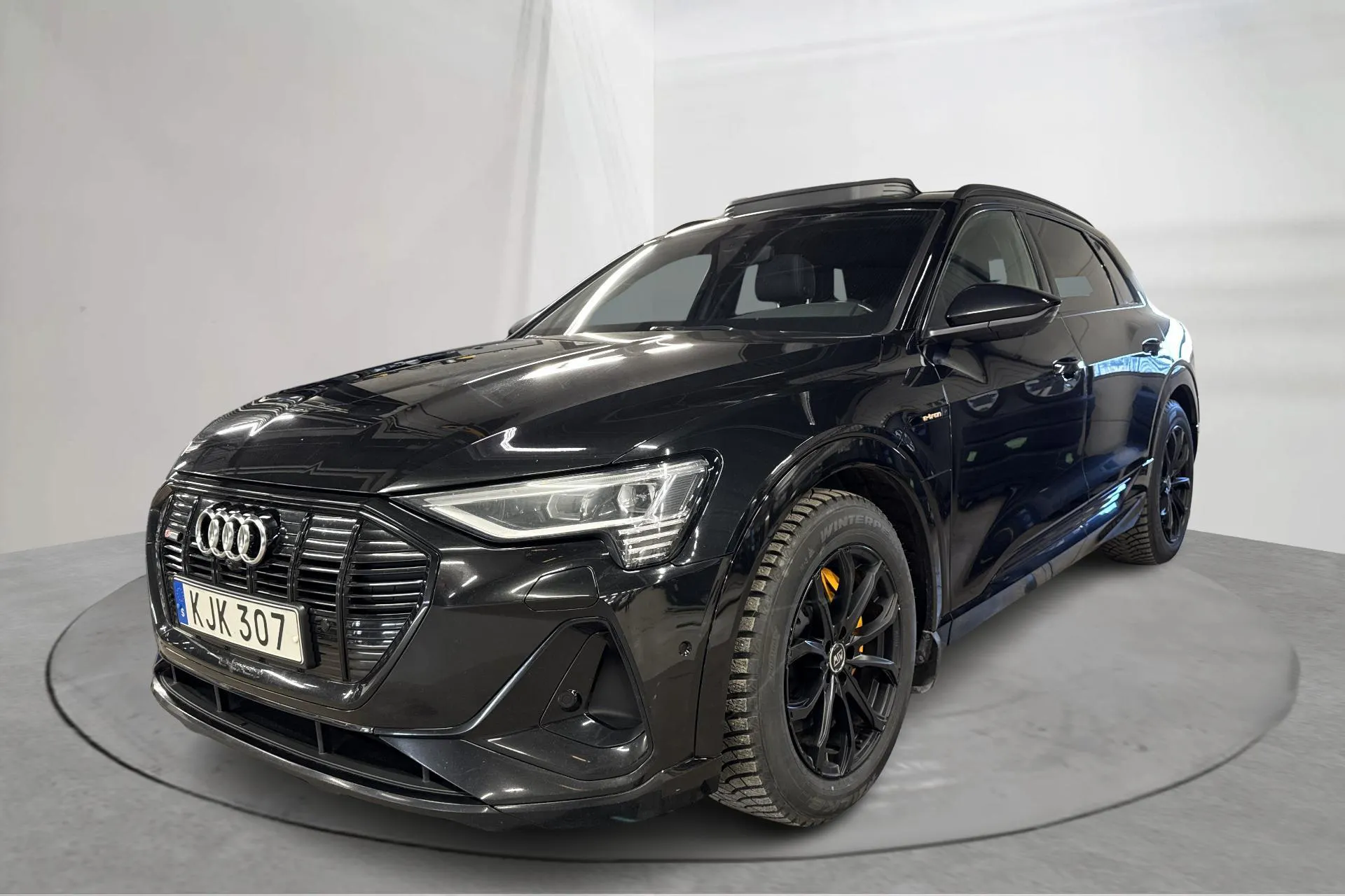 Presentationsfoto 1 av 23: Audi e-tron 55 quattro 95kWh (360hk) - 18 660 mil - Automat - svart - 2022