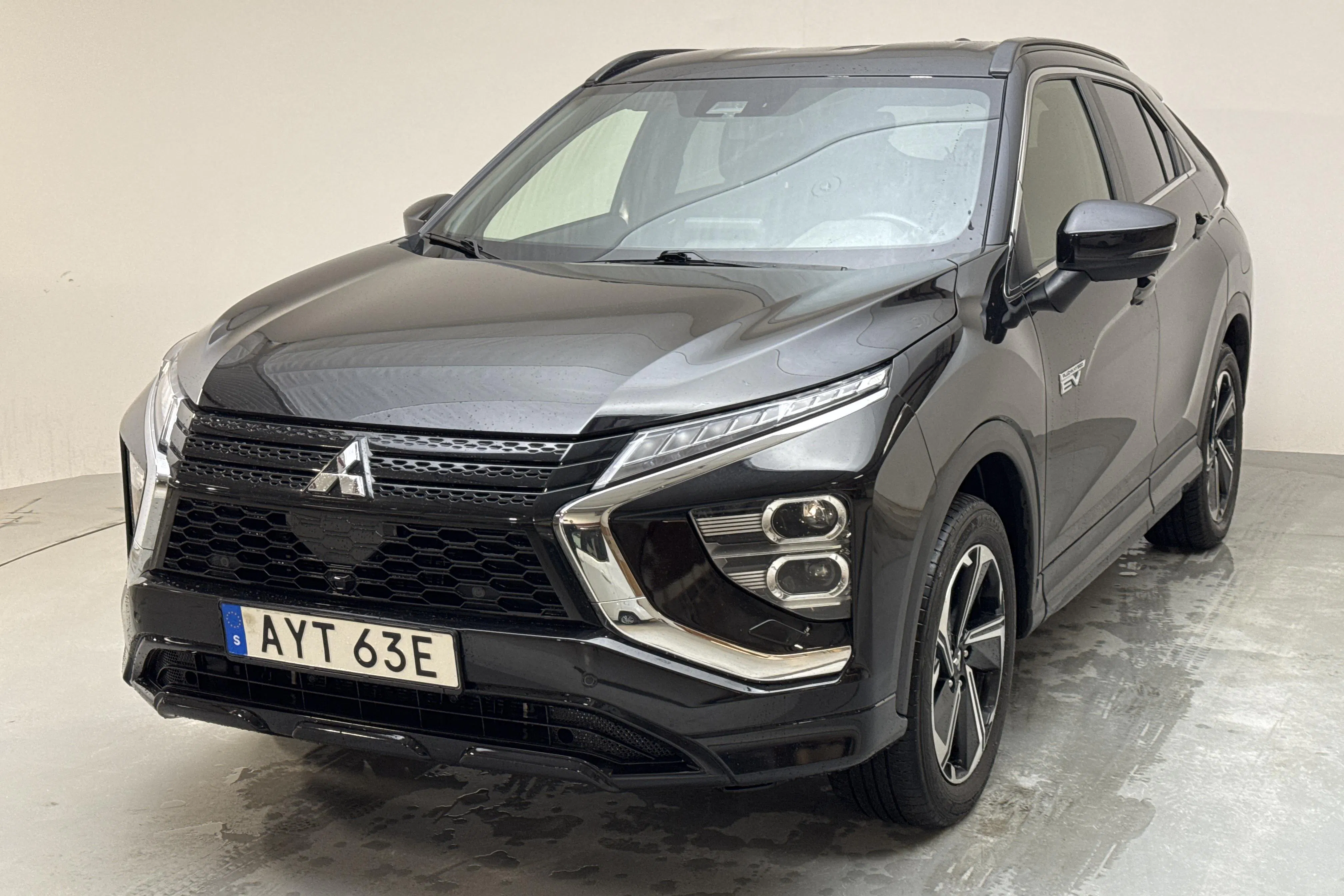 Presentationsfoto 1 av 16: Mitsubishi Eclipse Cross 2.4 PHEV 4WD (185hk) - 6 011 mil - Automat - svart - 2021