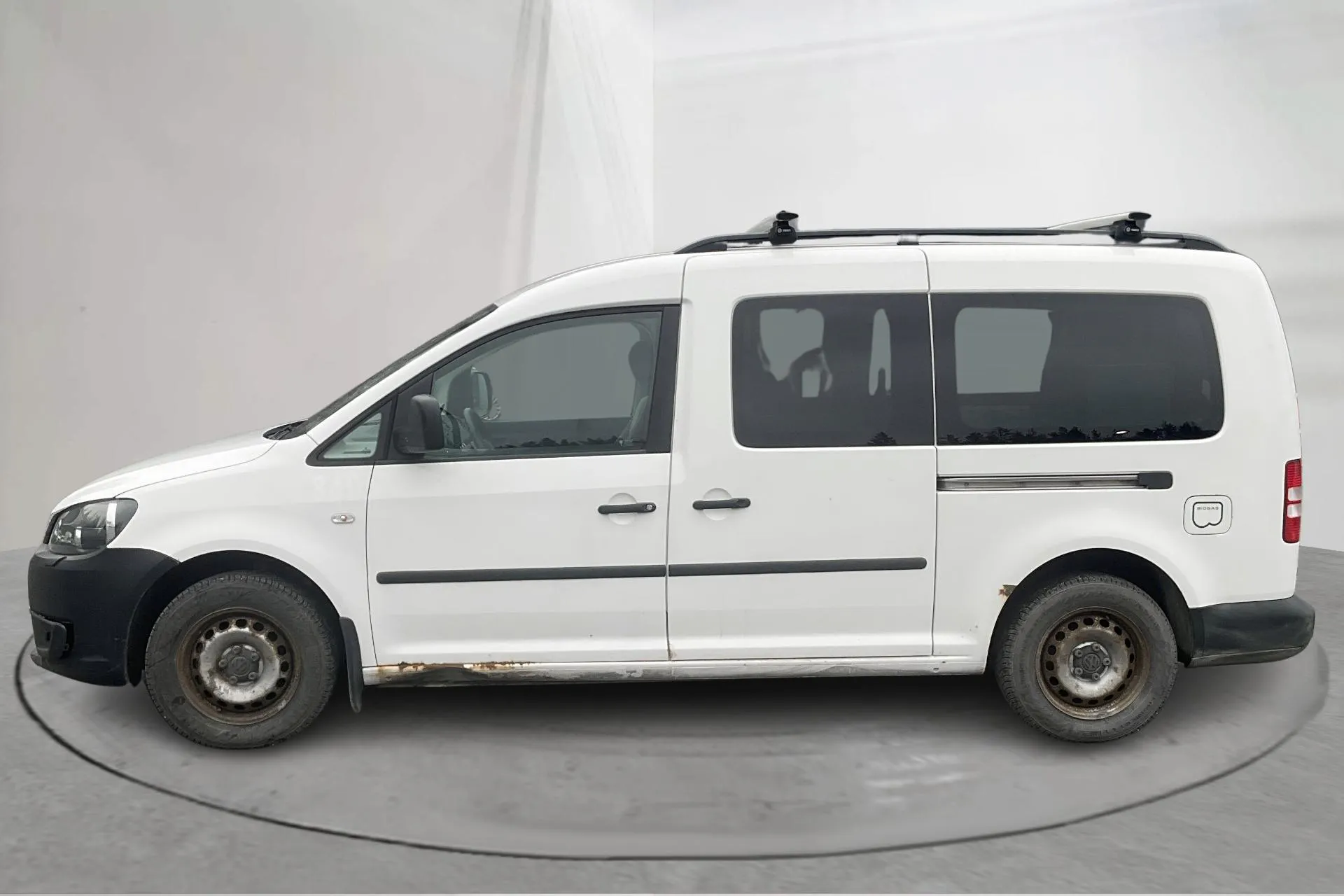 Presentationsfoto 2 av 12: VW Caddy 2.0 Ecofuel Maxi Skåp (109hk) - 10 280 mil - Manuell - vit - 2013