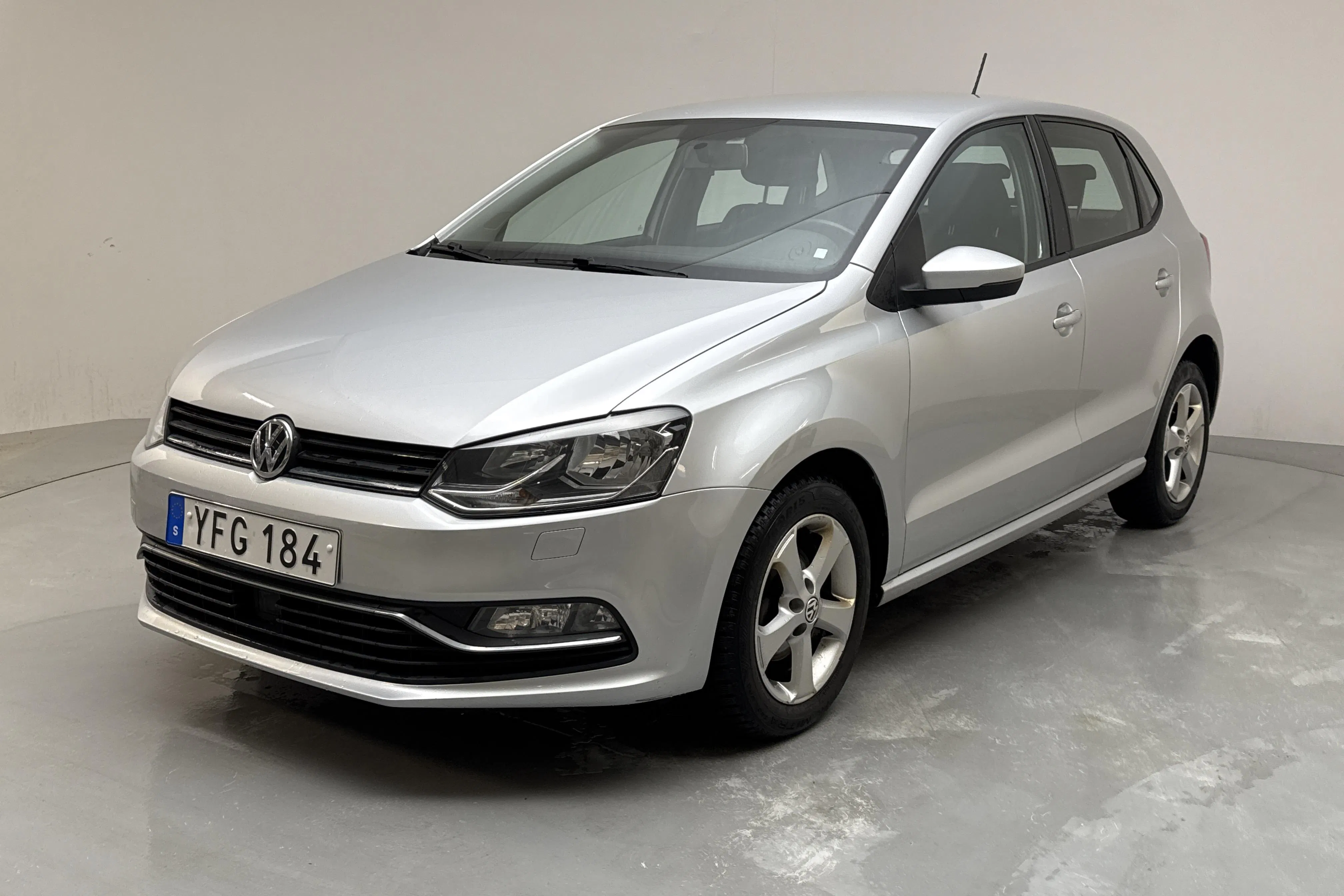 Presentation photo 1 of 12: VW Polo 1.2 TSI 5dr (90hk) - 125 370 km - Manual - silver - 2017
