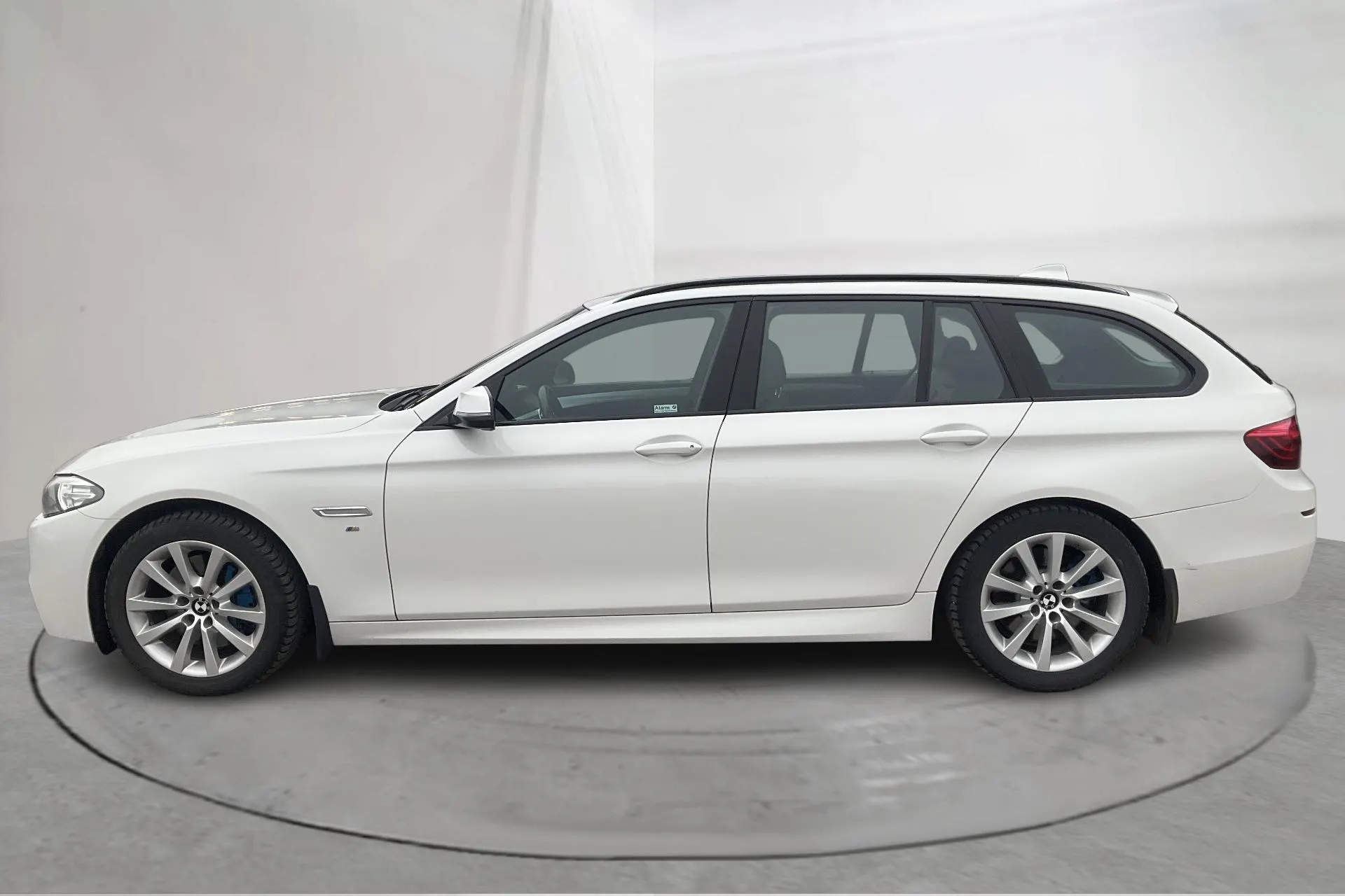 Presentation photo 2 of 14: BMW 530d xDrive Touring, F11 (258hk) - 244 170 km - Automatic - white - 2016