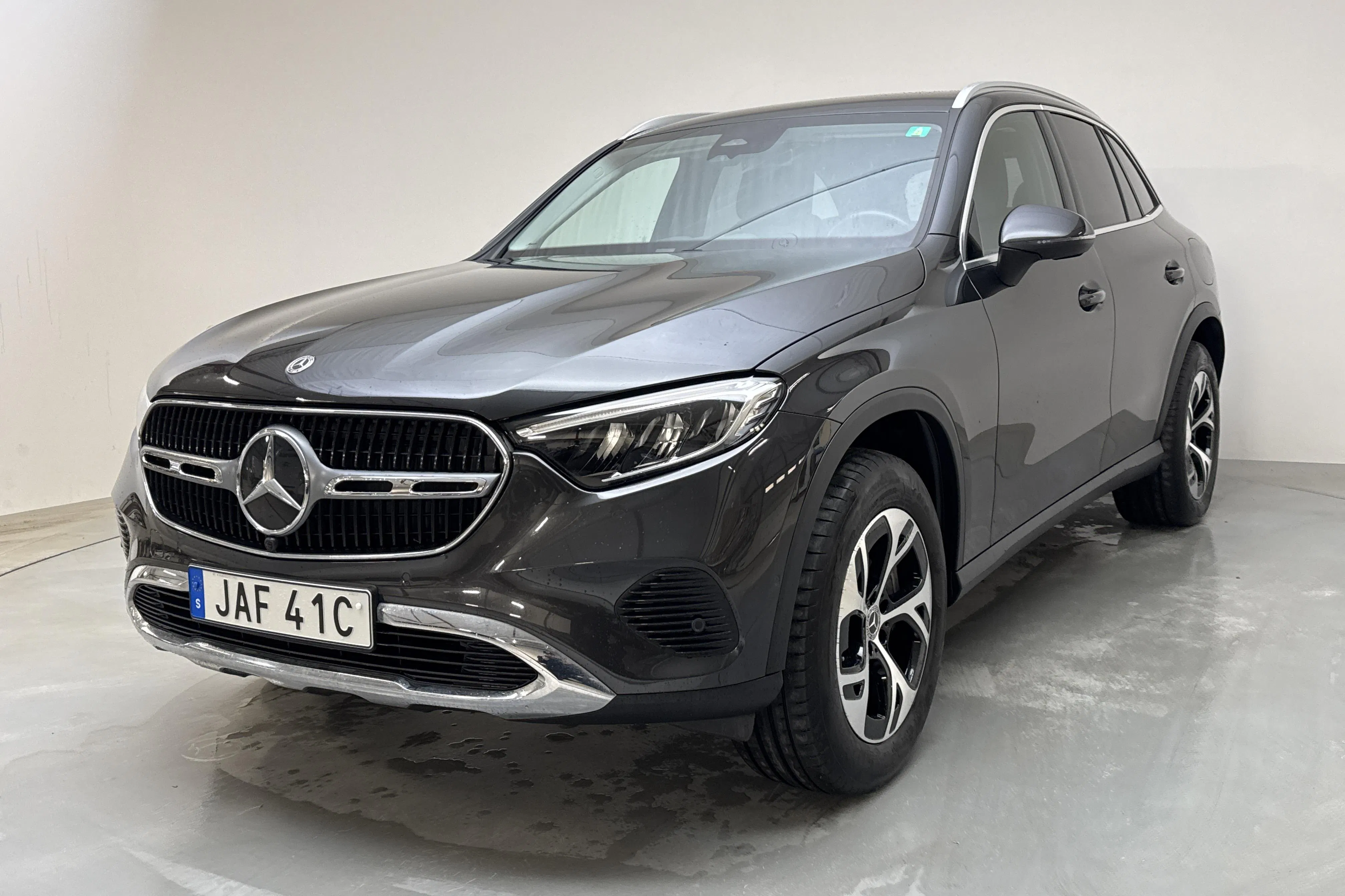 Presentationsfoto 1 av 17: Mercedes GLC 300 e 4MATIC X254 (313hk) - 4 204 mil - Automat - grå - 2023