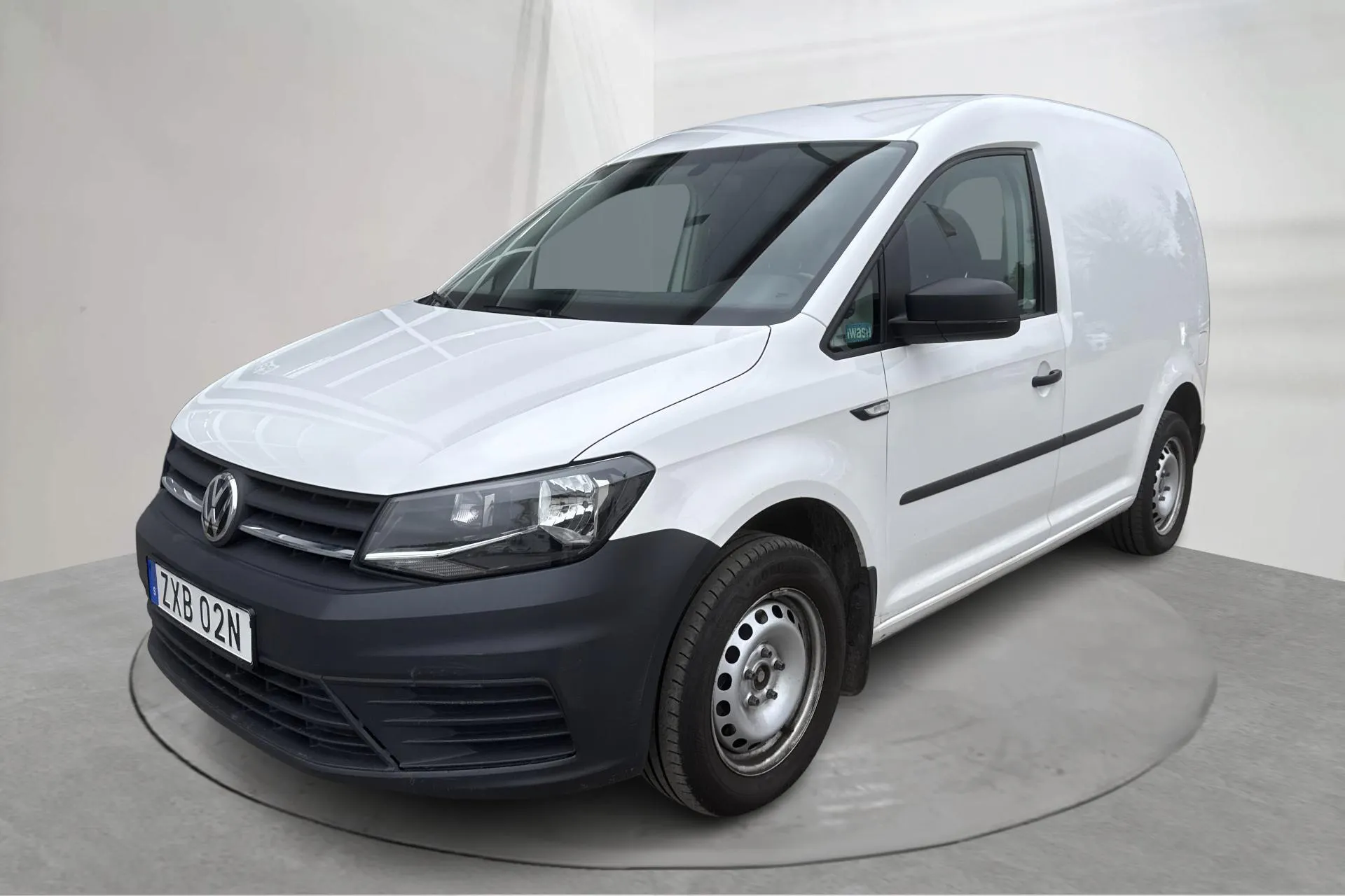Presentationsfoto 1 av 16: VW Caddy 2.0 TDI Skåp (102hk) - 12 670 mil - Automat - vit - 2020