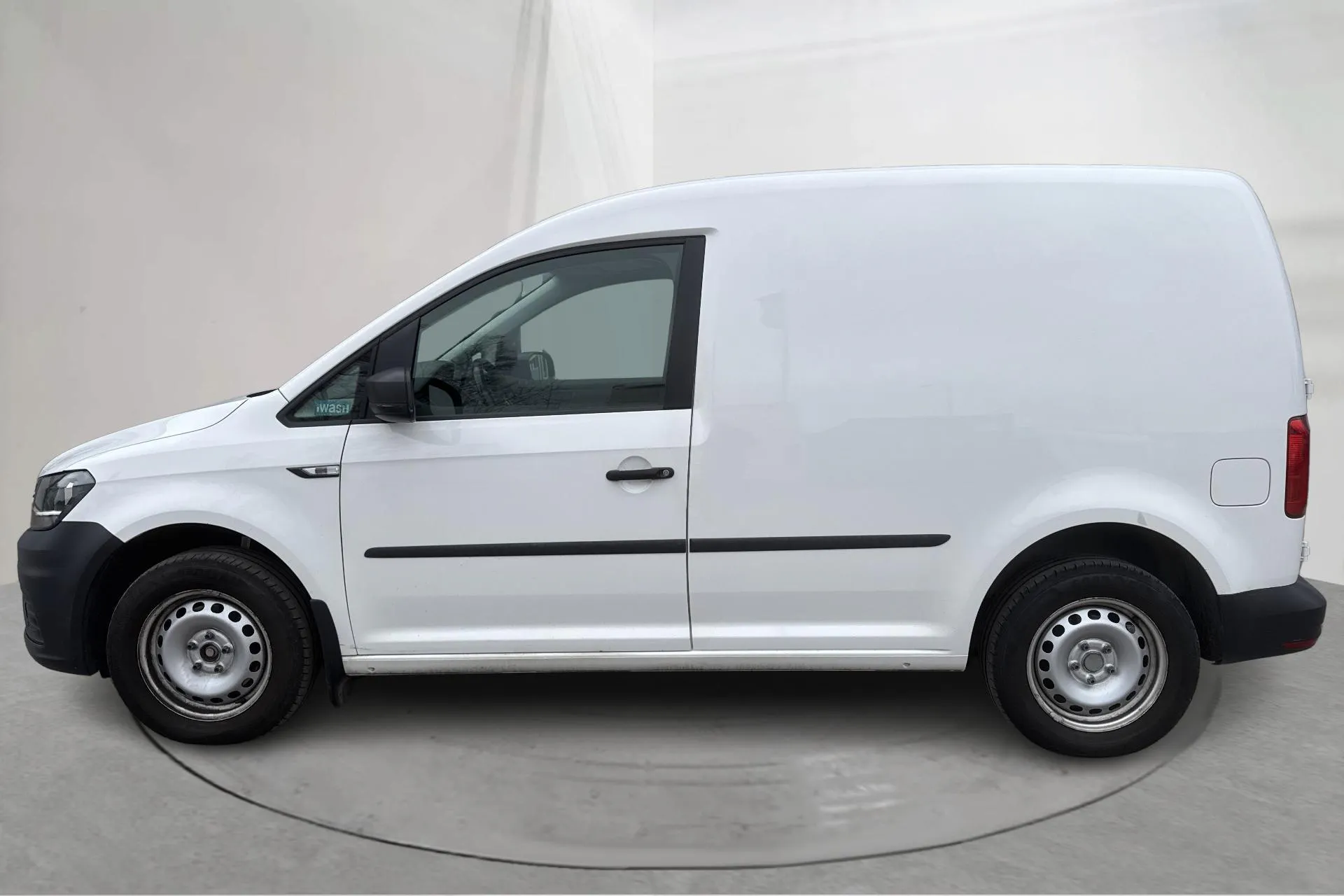 Presentationsfoto 2 av 16: VW Caddy 2.0 TDI Skåp (102hk) - 12 670 mil - Automat - vit - 2020