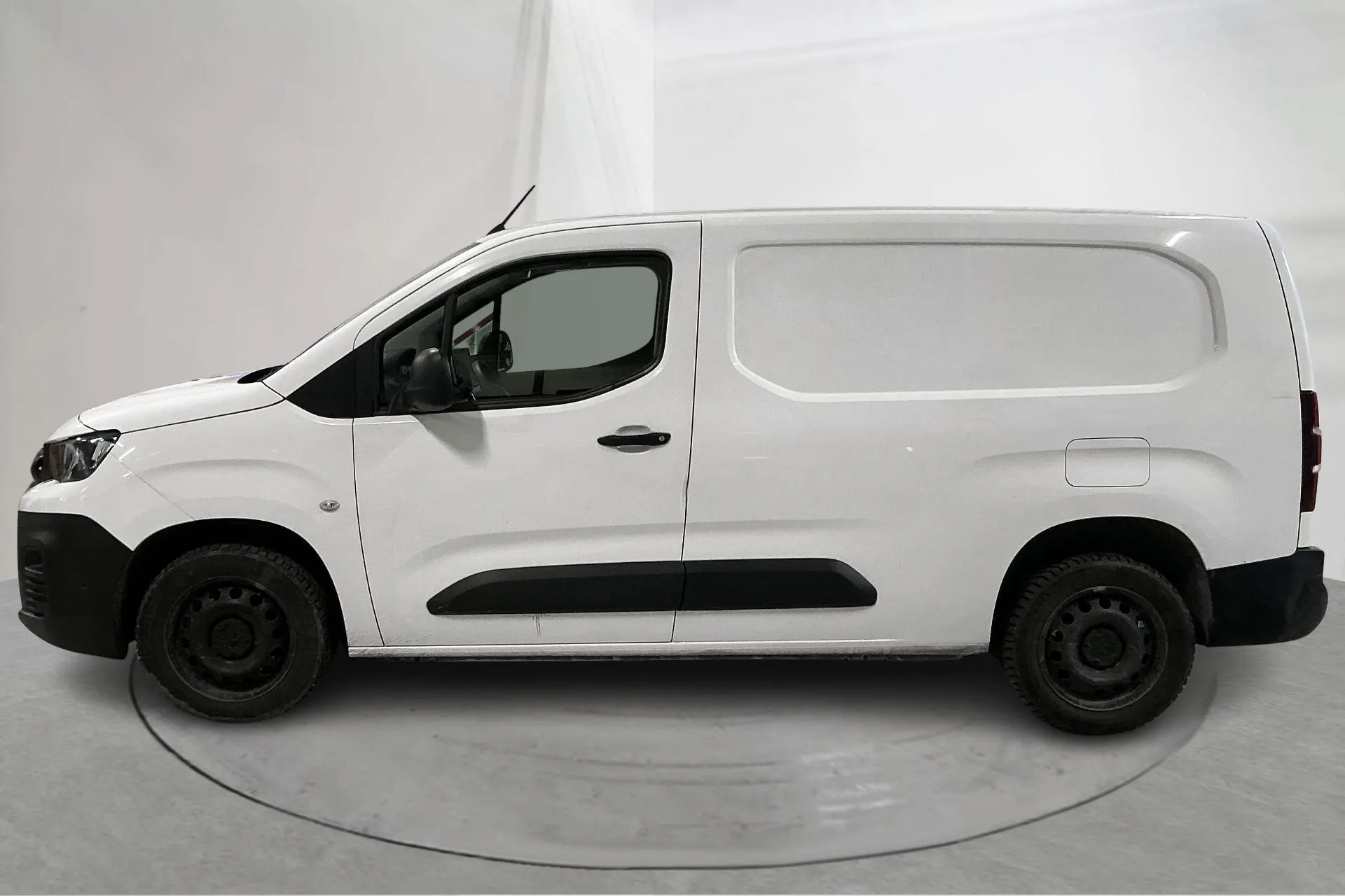 Presentation photo 2 of 11: Peugeot Partner 1.5 HDI Skåp (130hk) - 155 600 km - Automatic - white - 2021