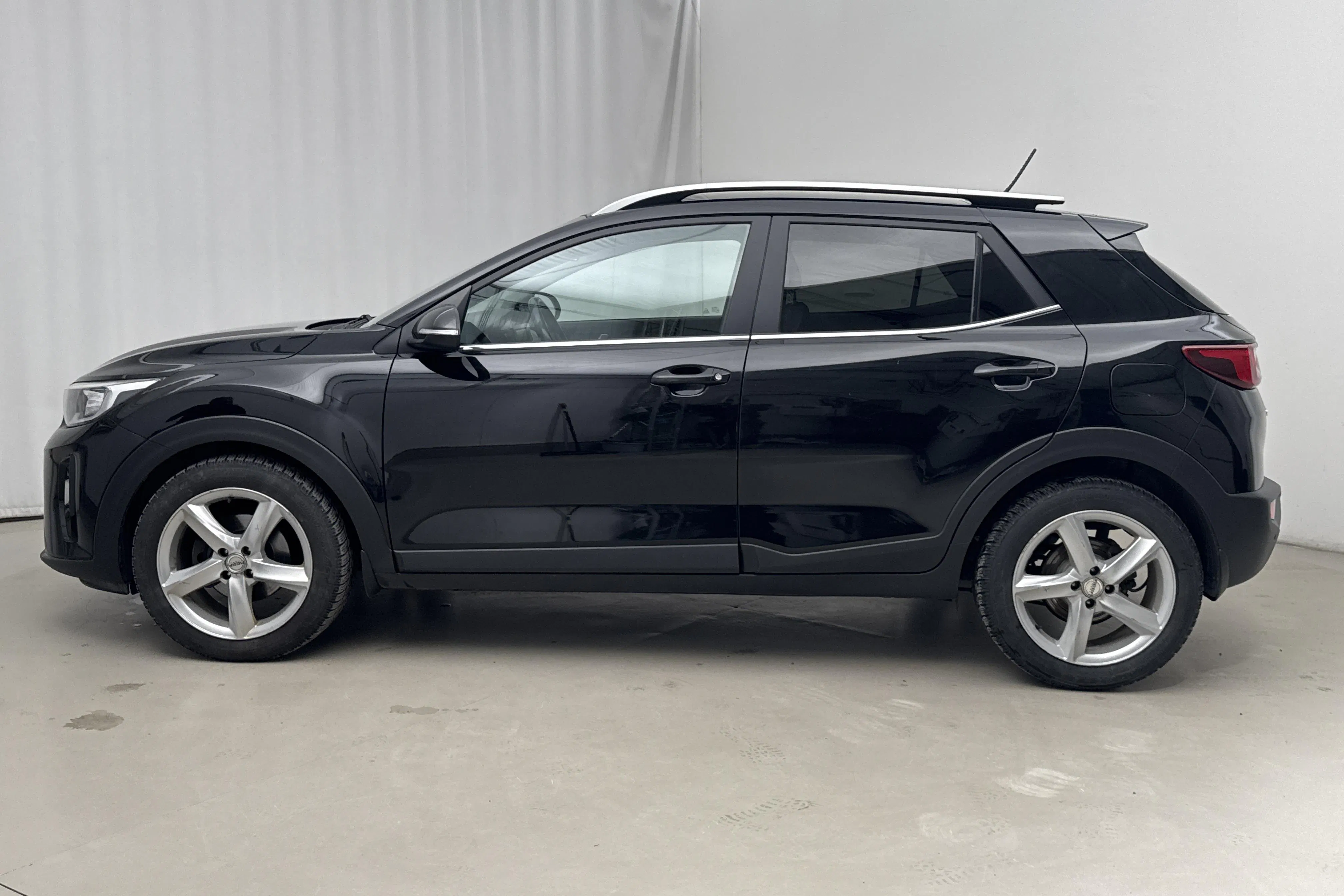 Presentation photo 2 of 15: KIA Stonic 1.0 T-GDi (120hk) - 102 670 km - Automatic - black - 2020