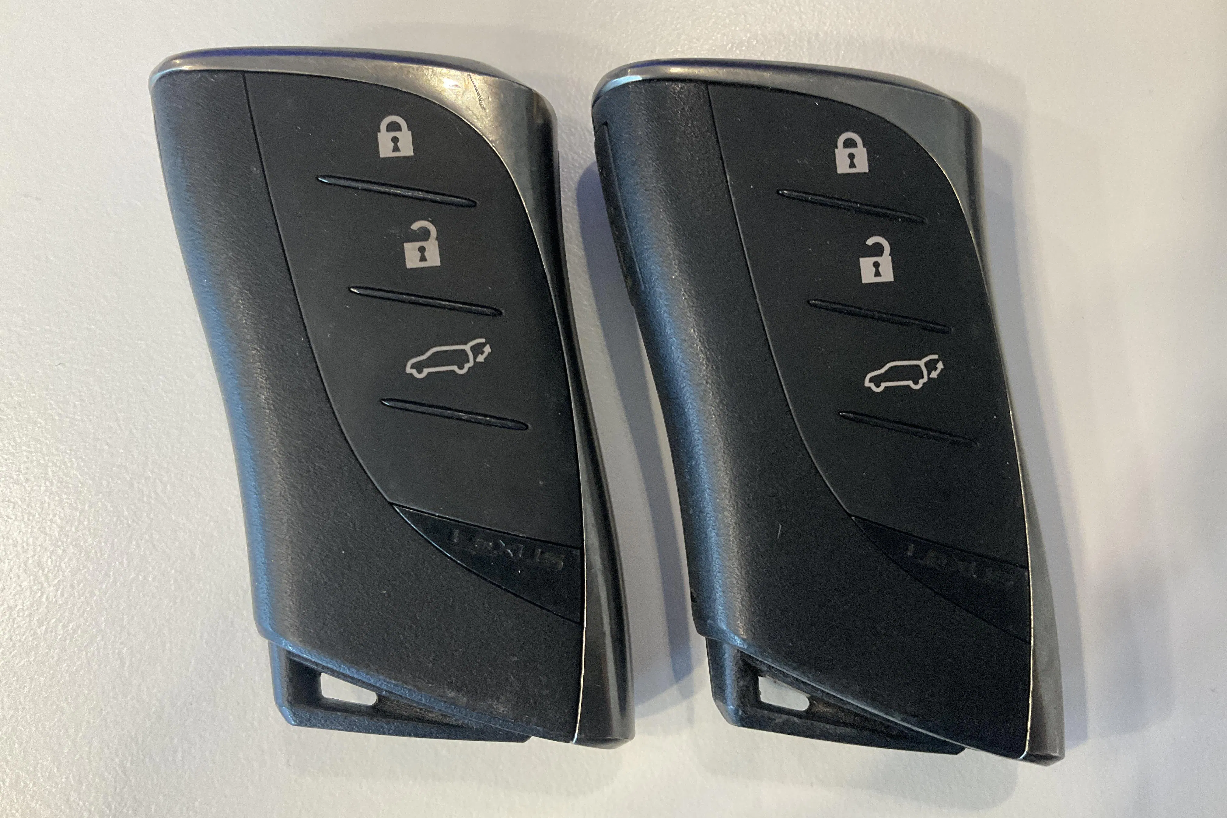 Presentationsfoto 19 av 19: Lexus RX 350h AWD (246hk) - 2 297 mil - Automat - grå - 2023